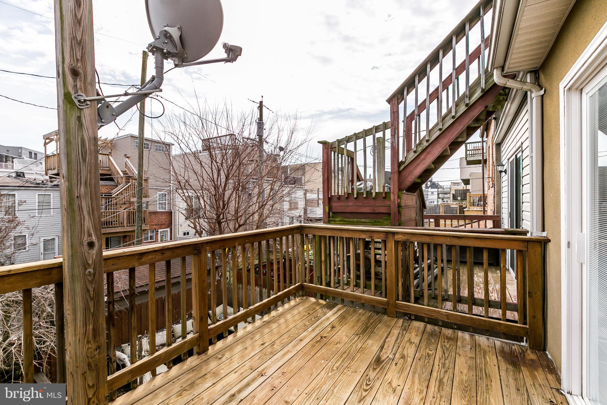 LOCUST POINT - Residential