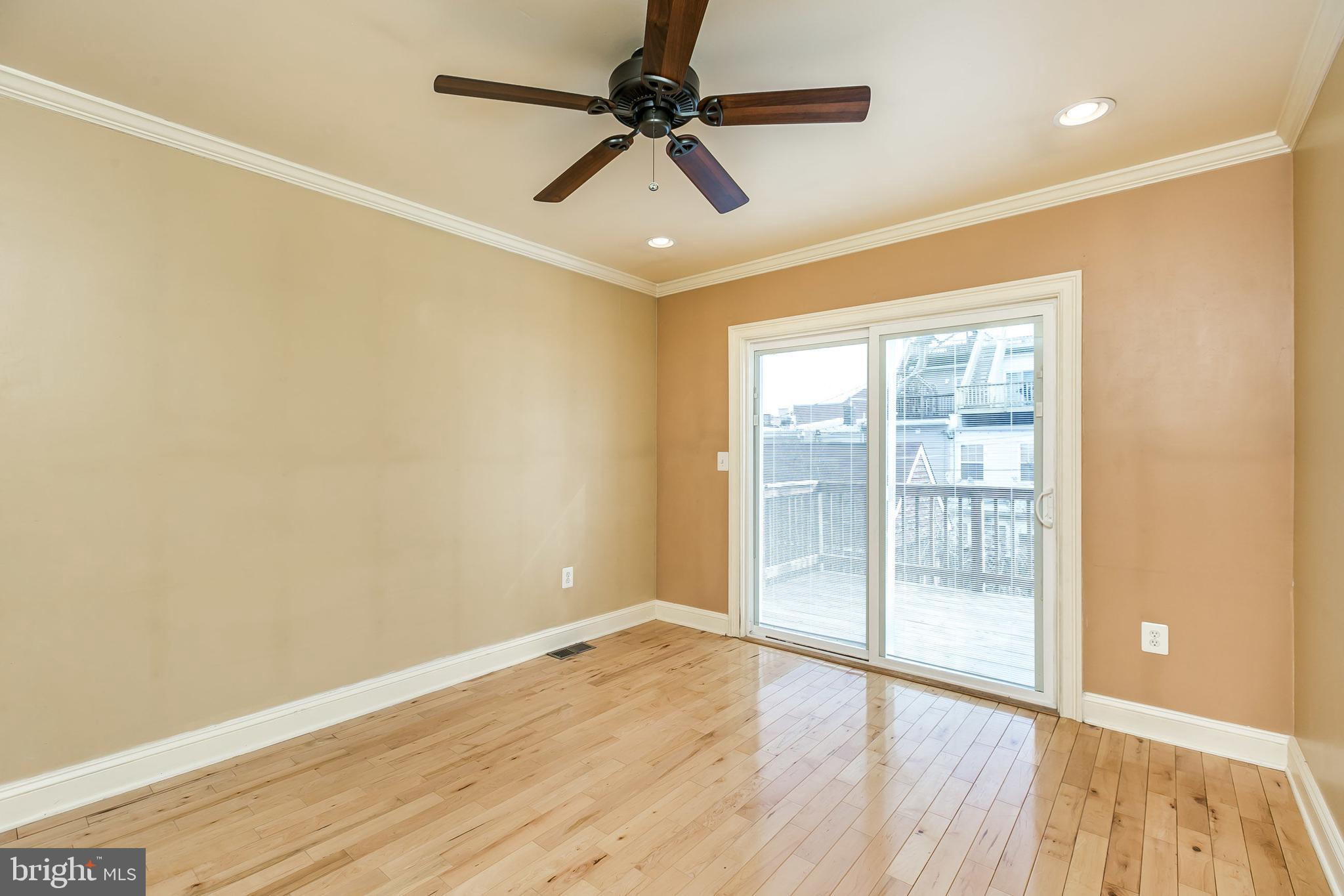 LOCUST POINT - Residential