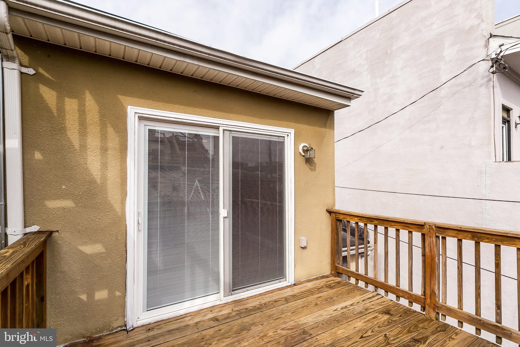 LOCUST POINT - Residential