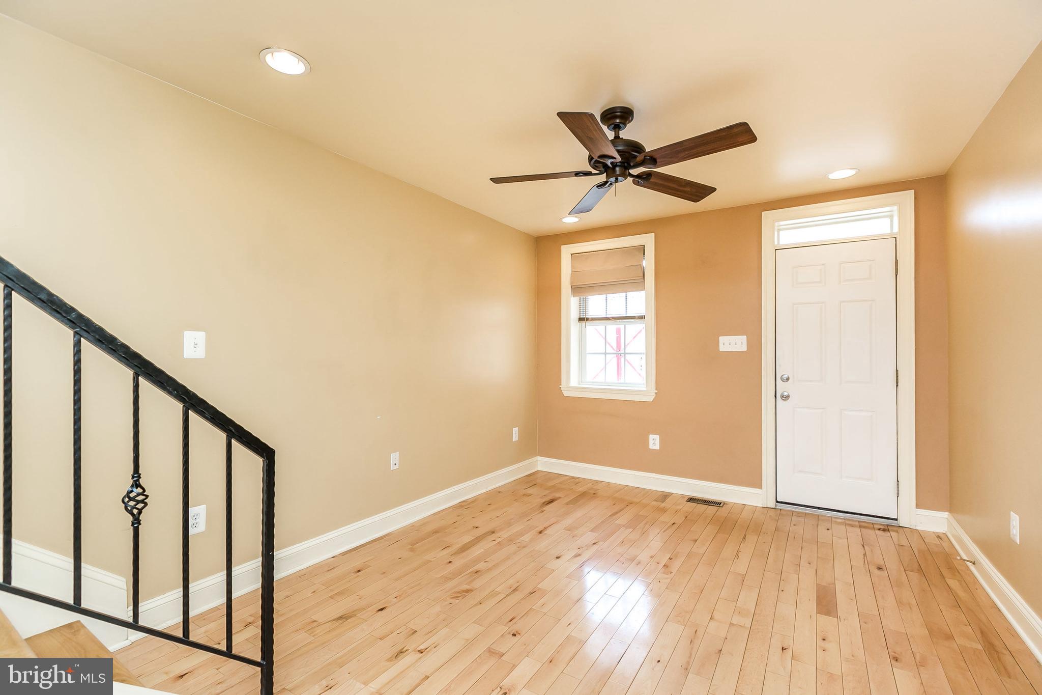 LOCUST POINT - Residential