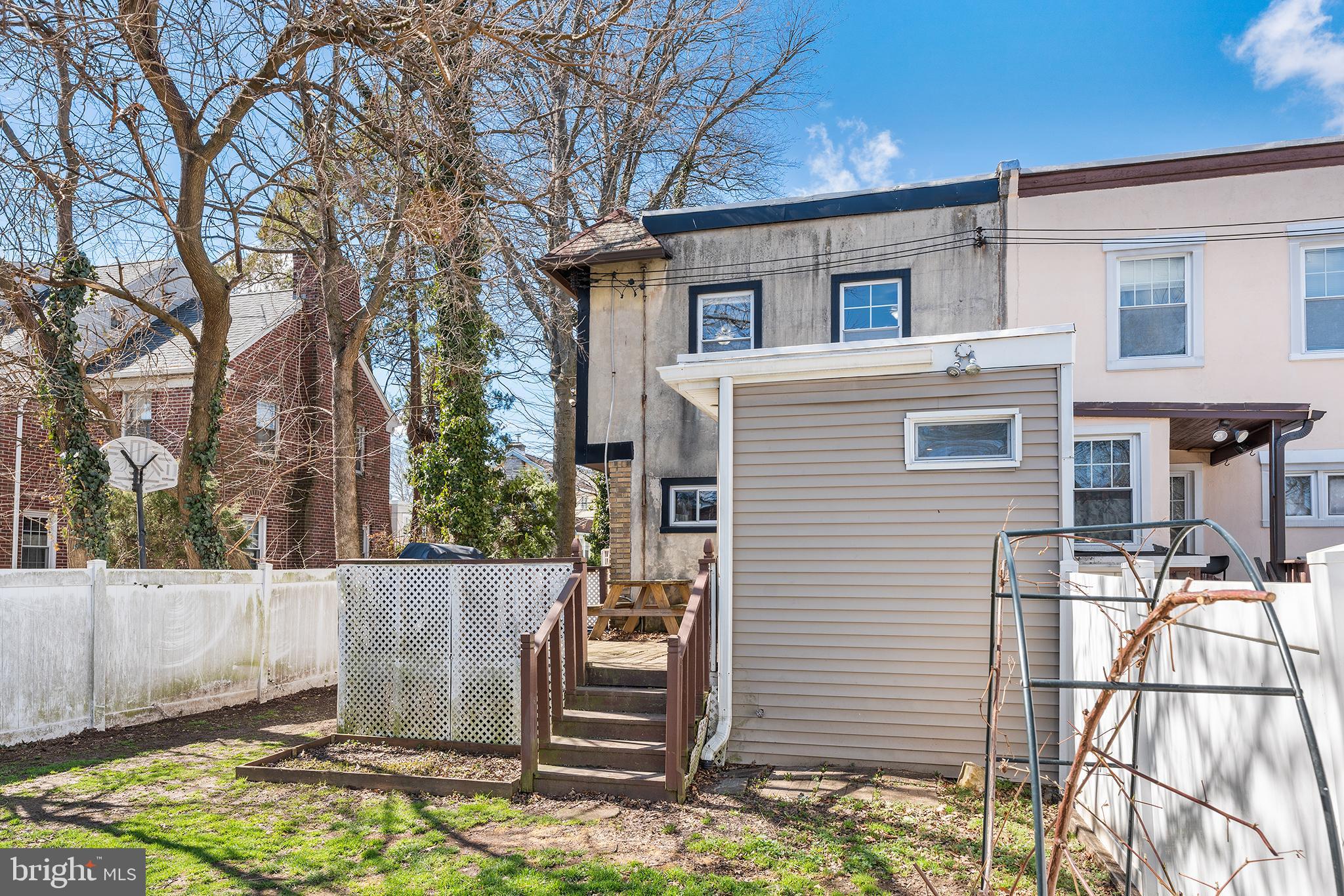 LANSDOWNE - Residential