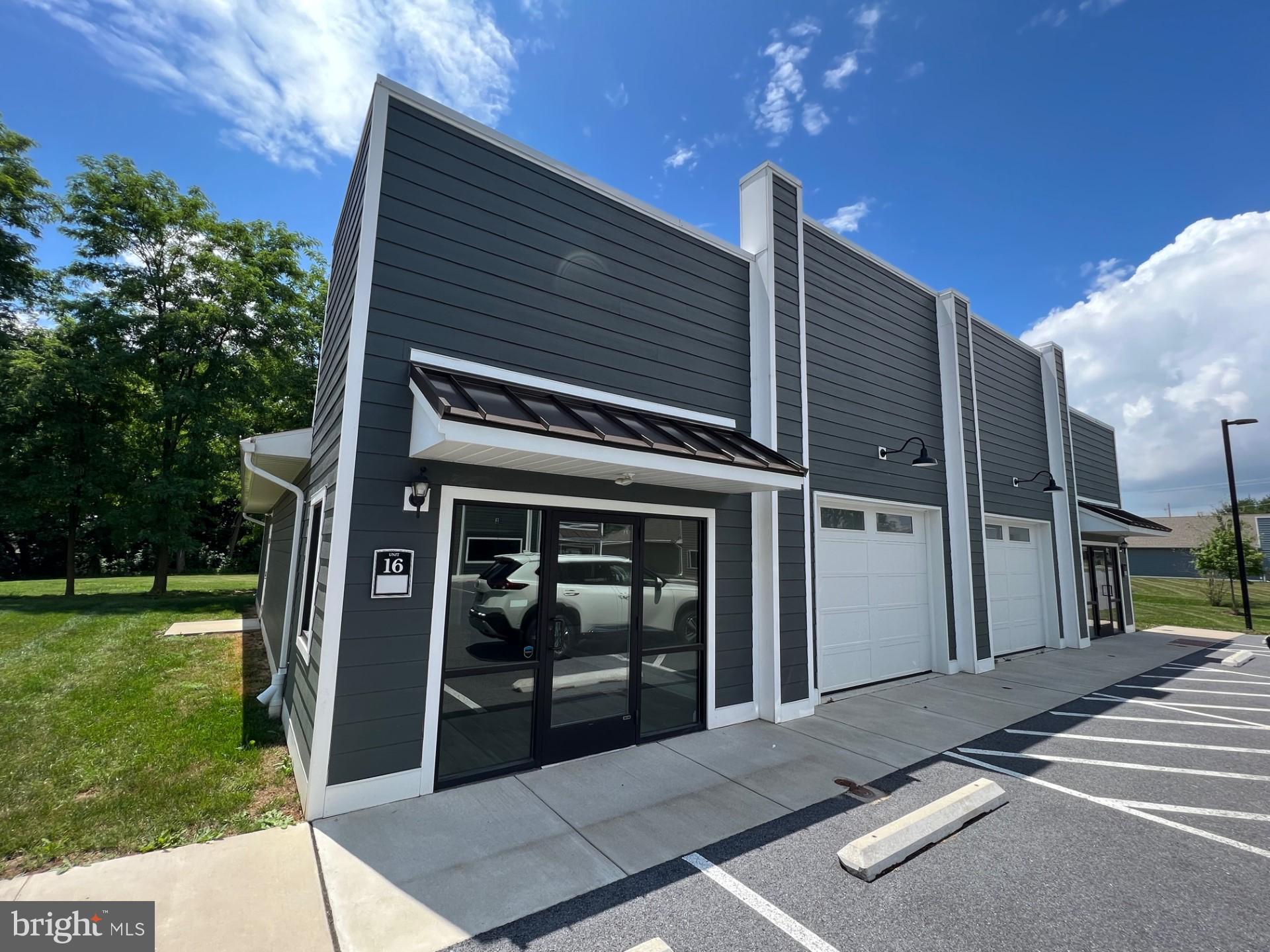 8520 ALLENTOWN PI 15-16