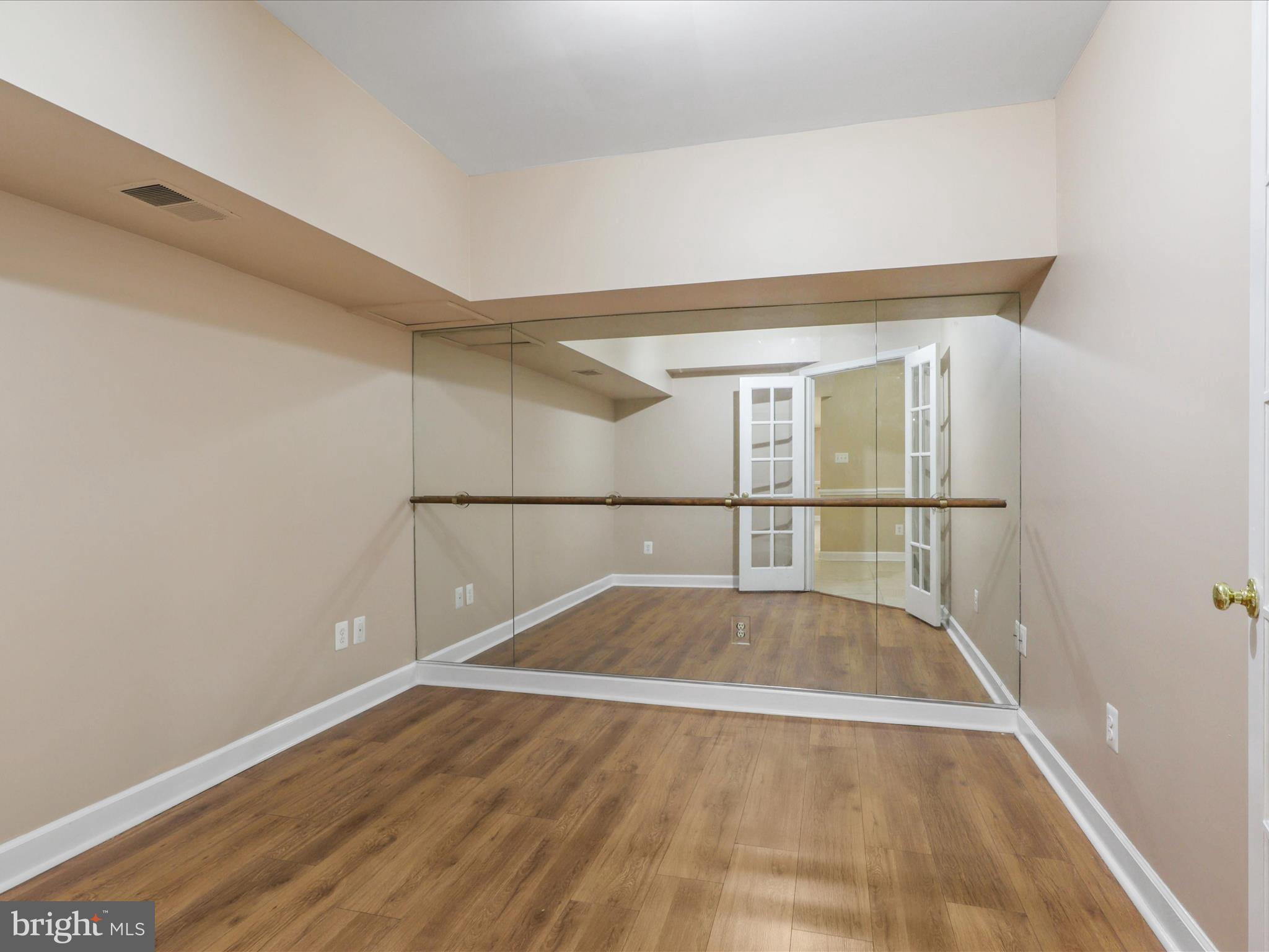 PENDERBROOK - Residential