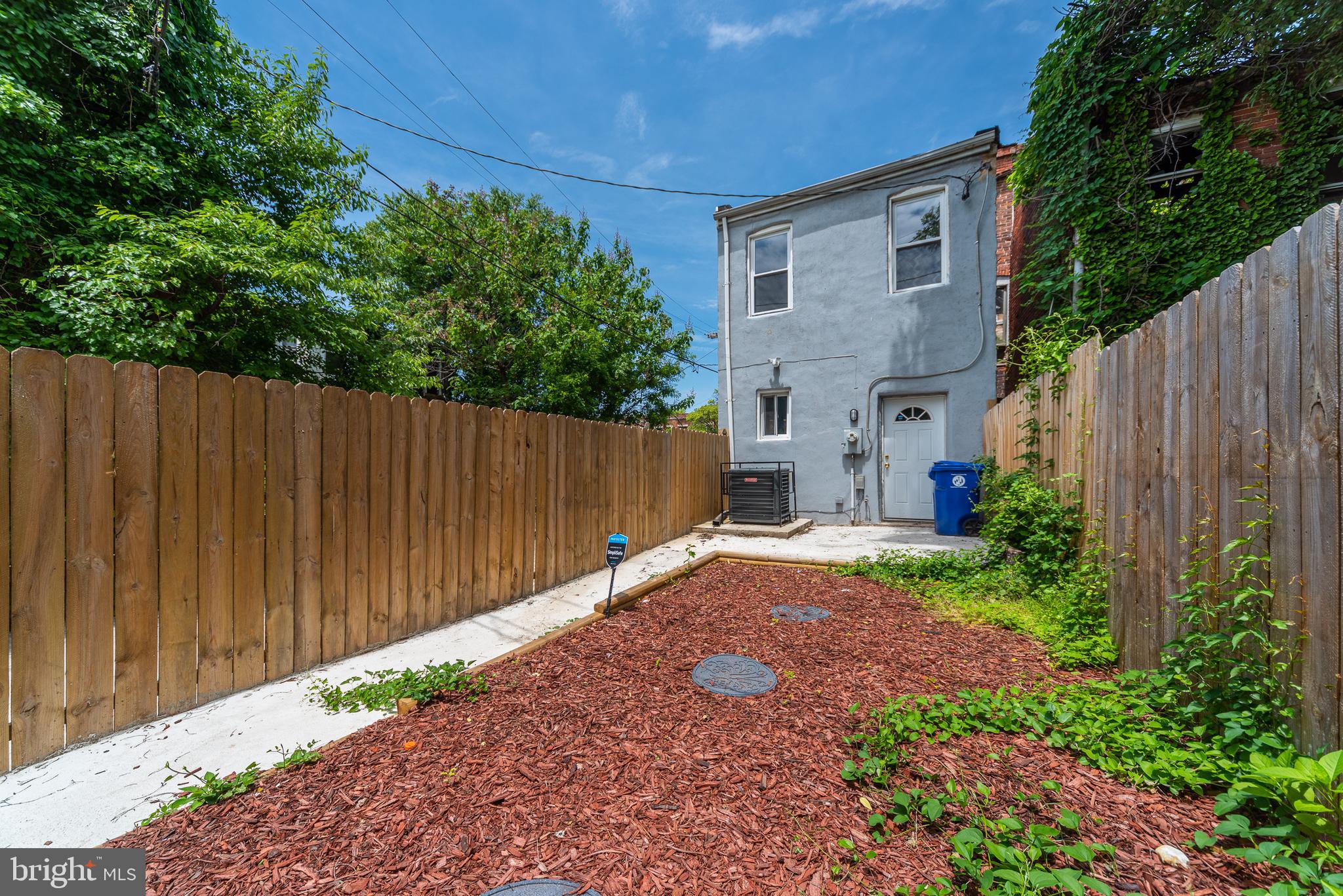 EAST BALTIMORE MIDWAY - Residential