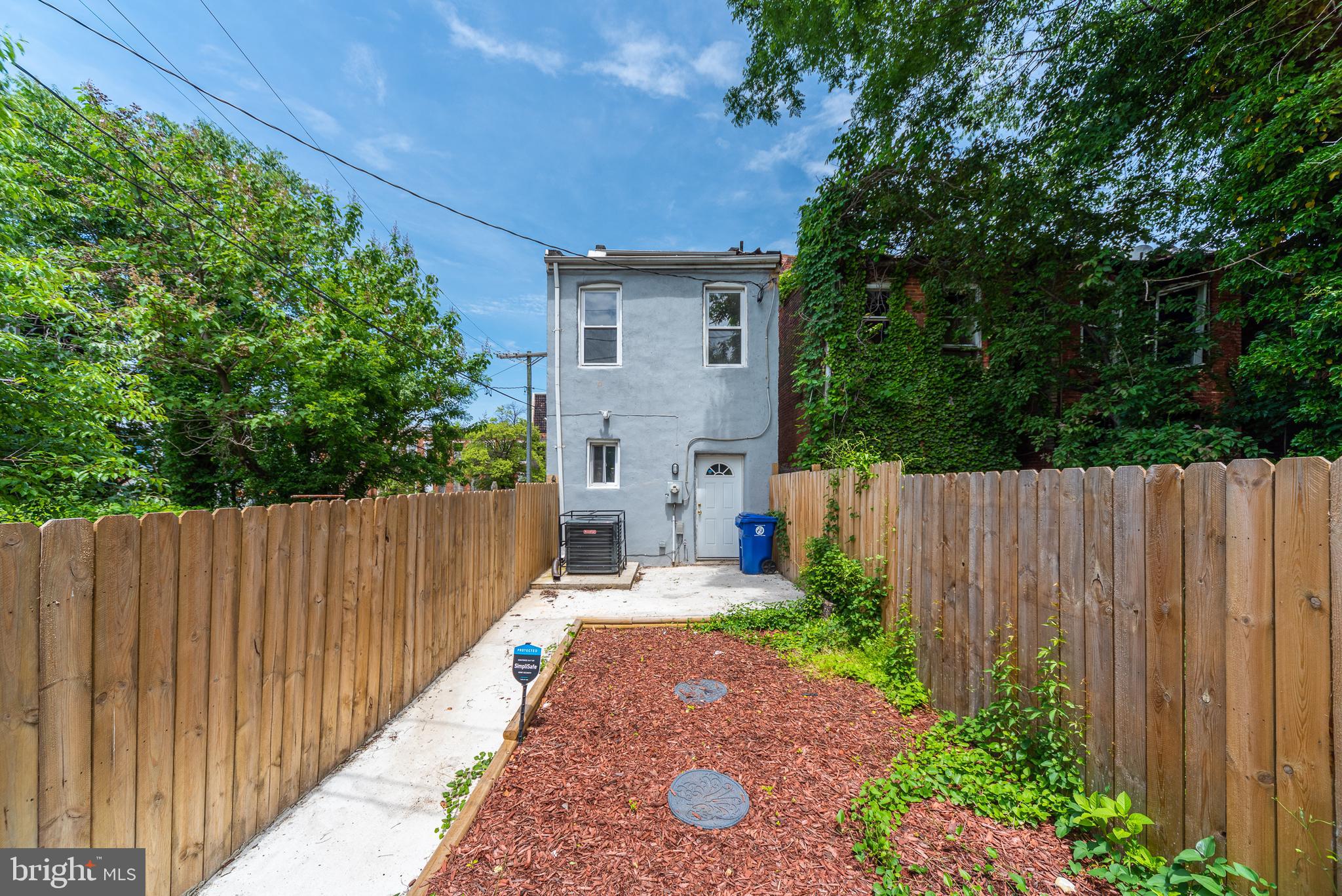 EAST BALTIMORE MIDWAY - Residential