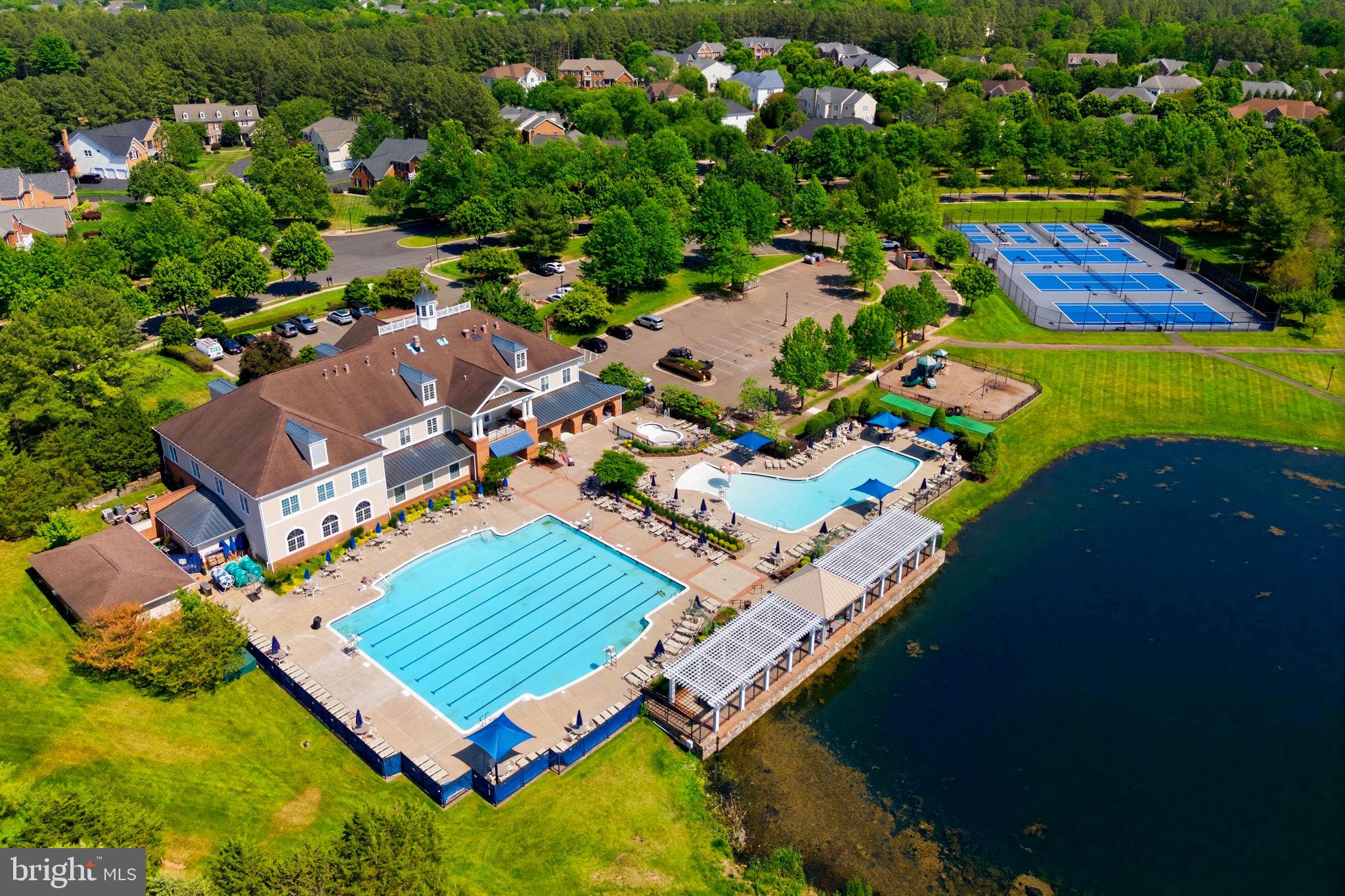 DOMINION VALLEY COUNTRY CLUB - Residential