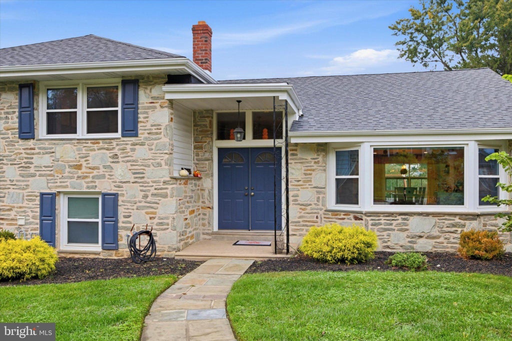 Photo of 903 Summit Lane, ORELAND, PA 19075 (MLS # PAMC2197280)
