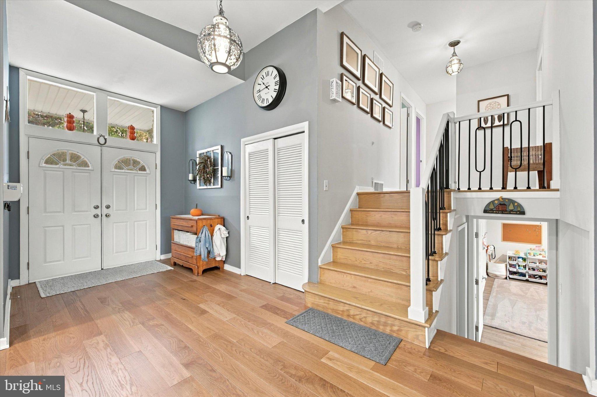 903 SUMMIT LANE