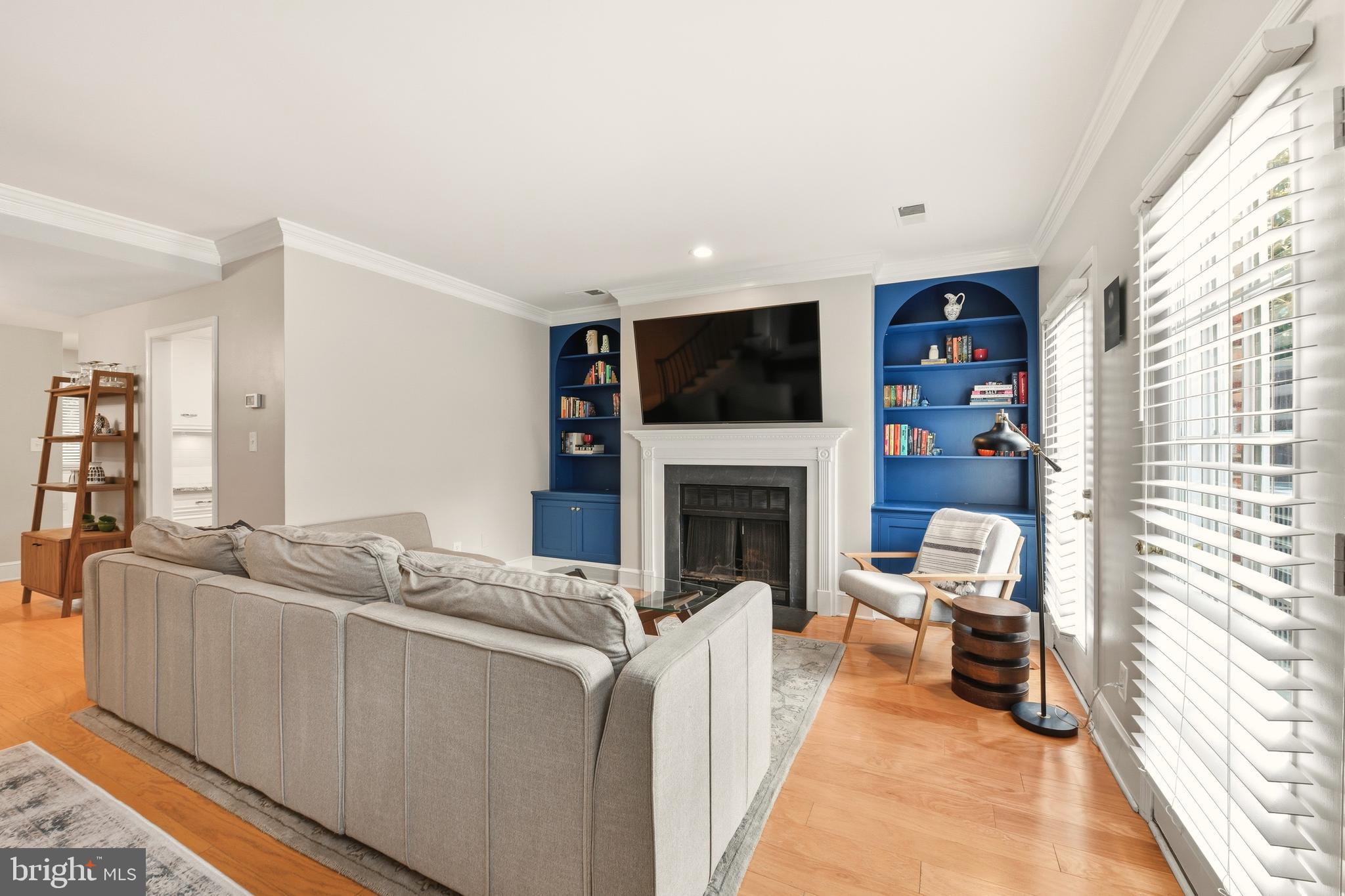 1035 N STAFFORD STREET