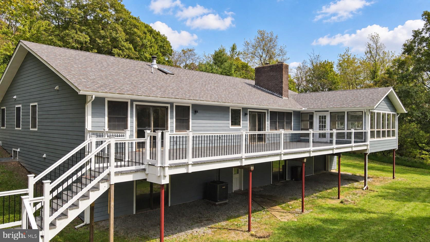 524 SUMMIT DRIVE