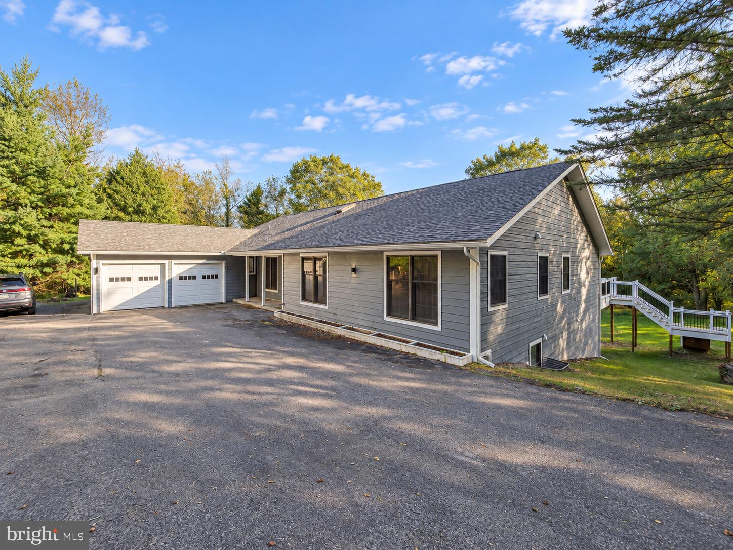 524 SUMMIT DRIVE