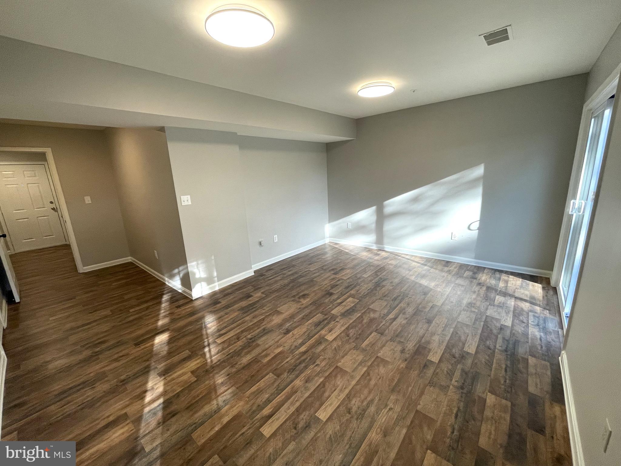 ROBINS GLENN - Residential Lease