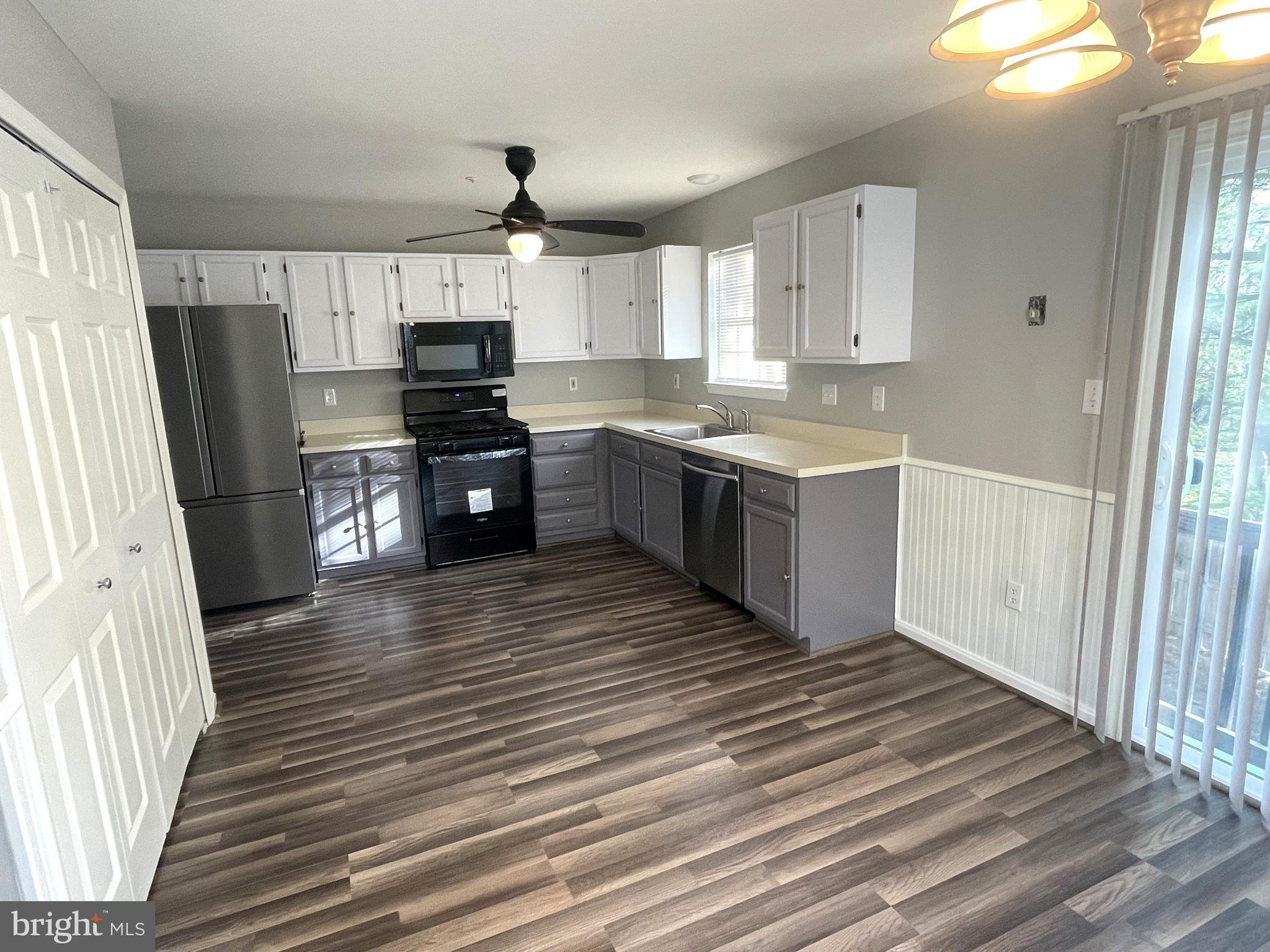 ROBINS GLENN - Residential Lease