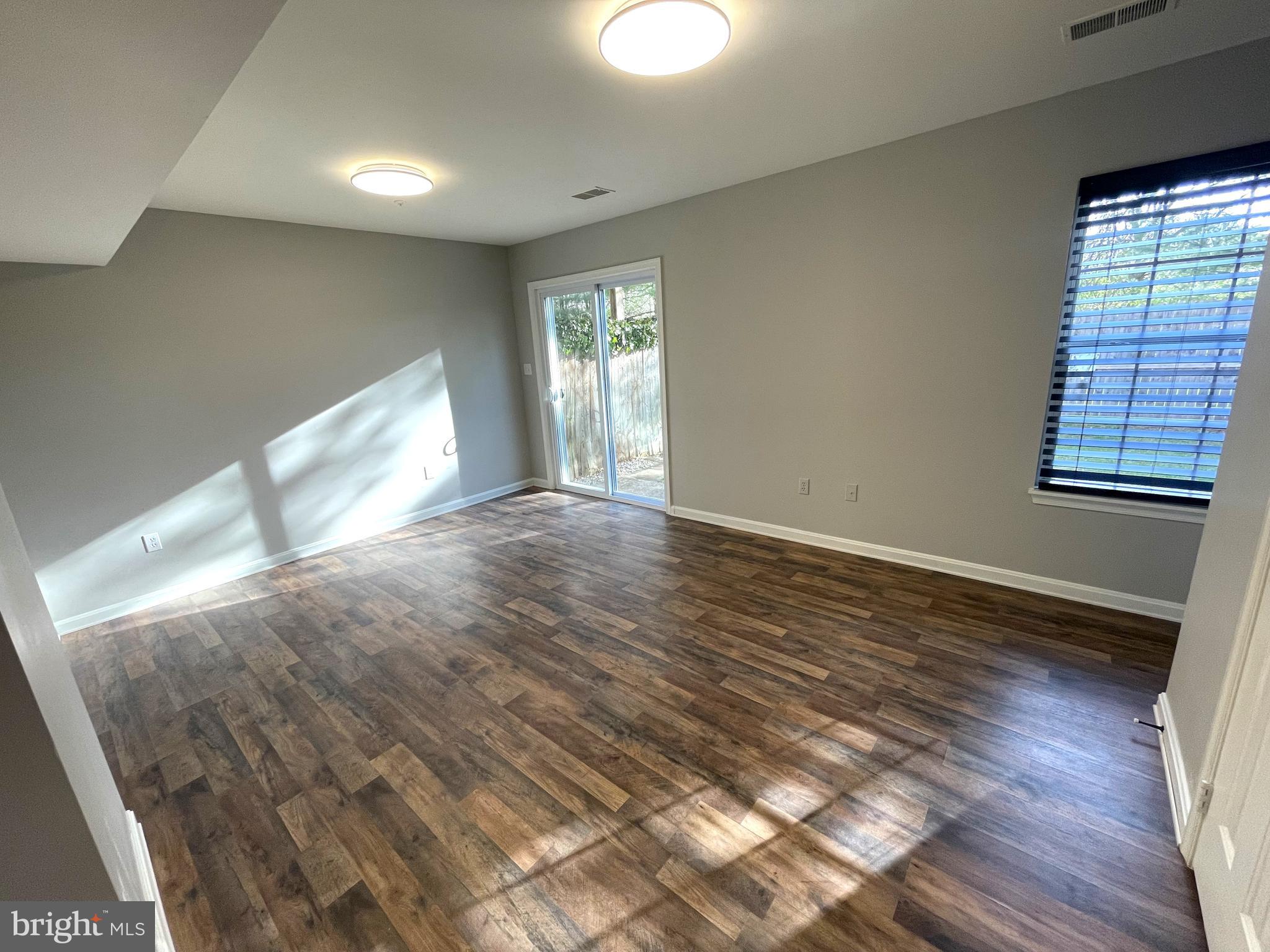 ROBINS GLENN - Residential Lease