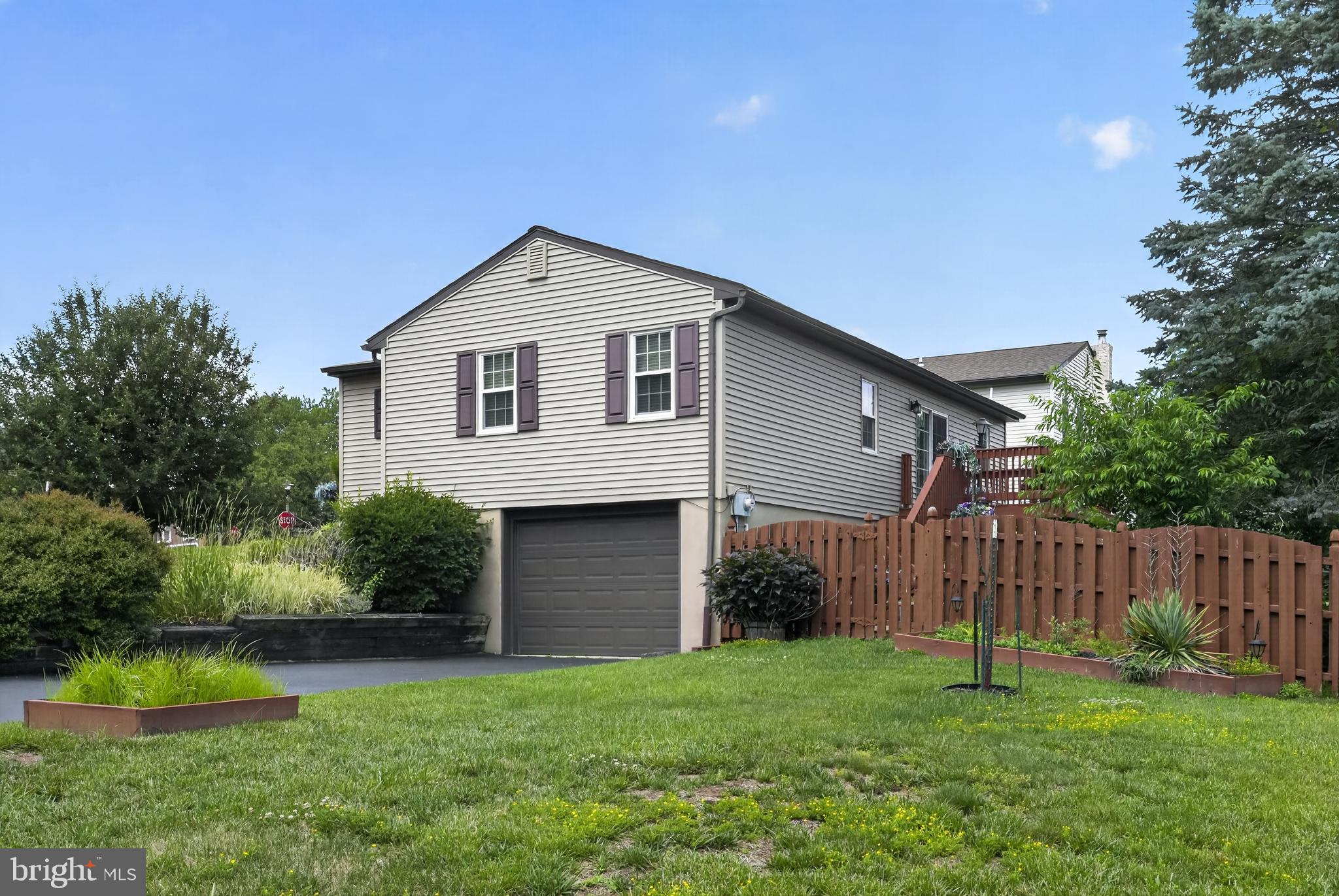 908 RONNIE CIRCLE