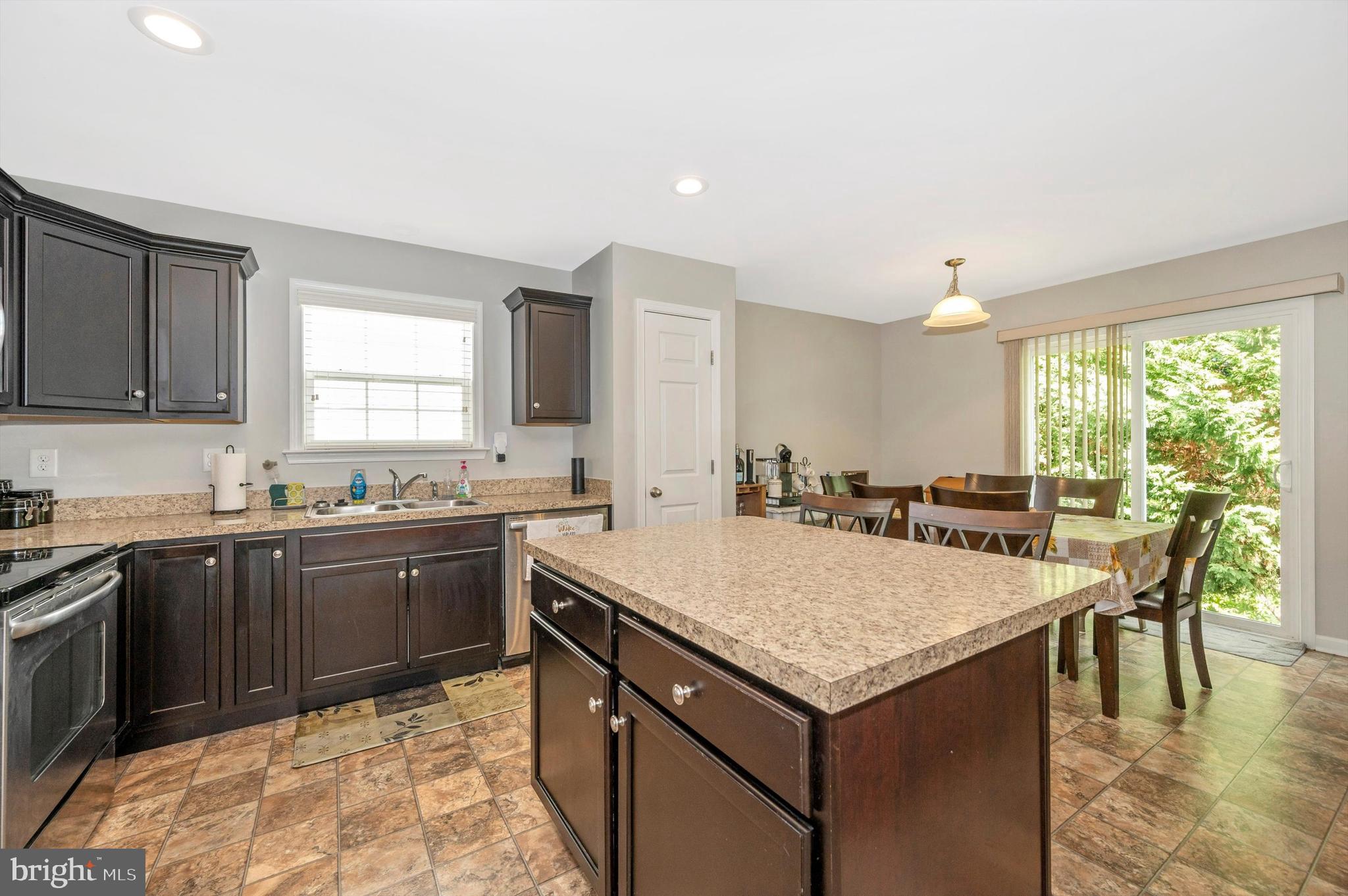 RIVERSIDE VILLAGES - Residential