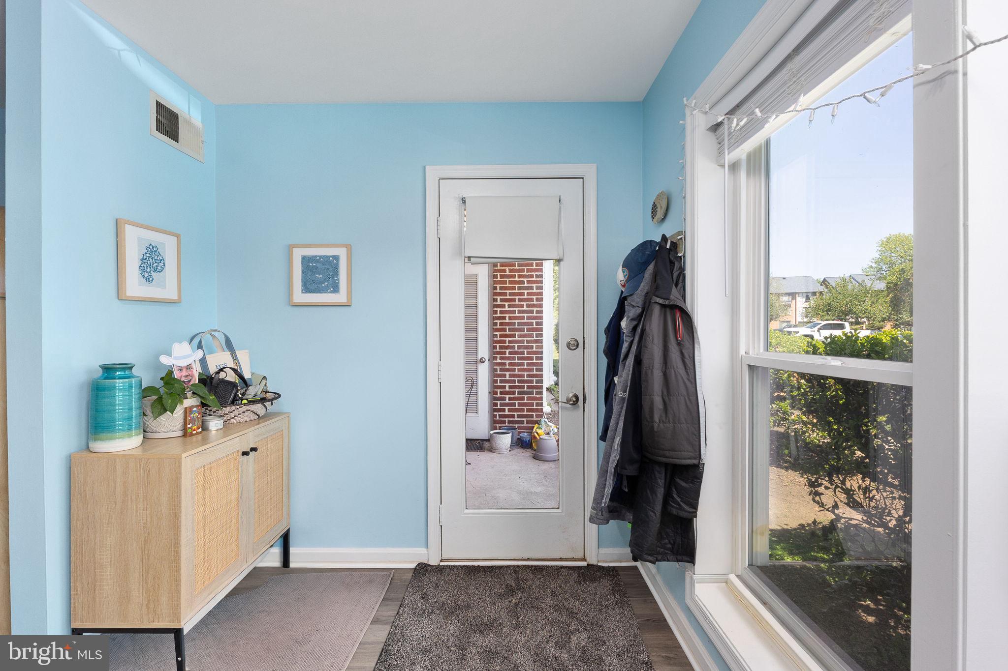 FOUR WINDS AT OAKTON - Residential