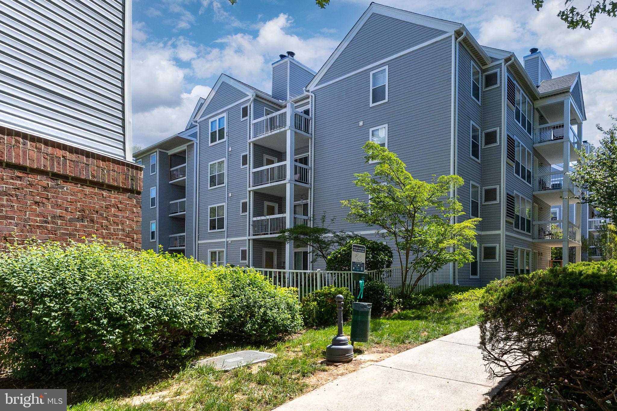 FOUR WINDS AT OAKTON - Residential