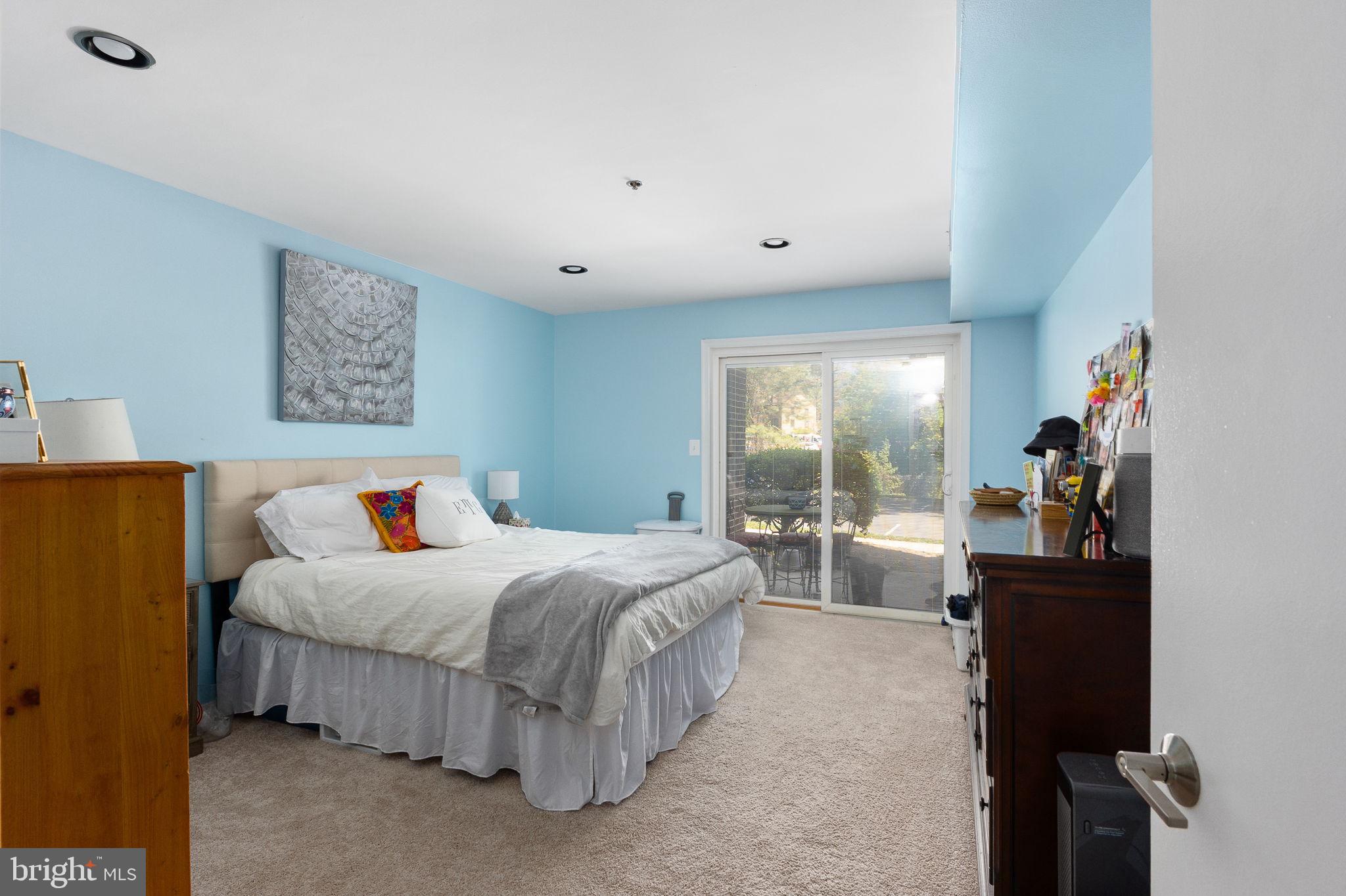 FOUR WINDS AT OAKTON - Residential