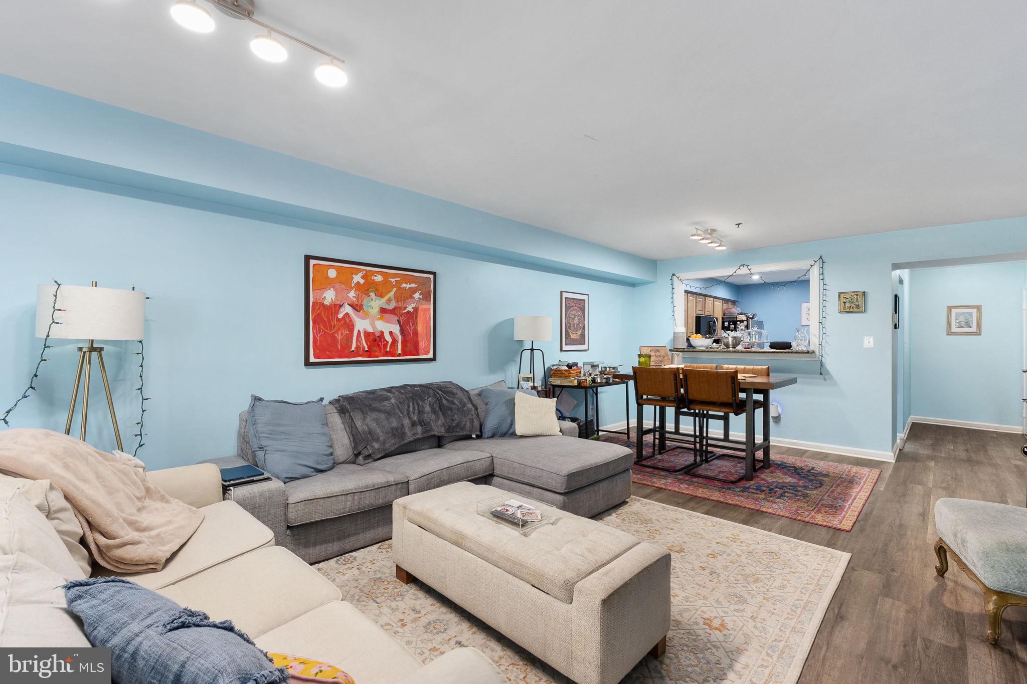 FOUR WINDS AT OAKTON - Residential