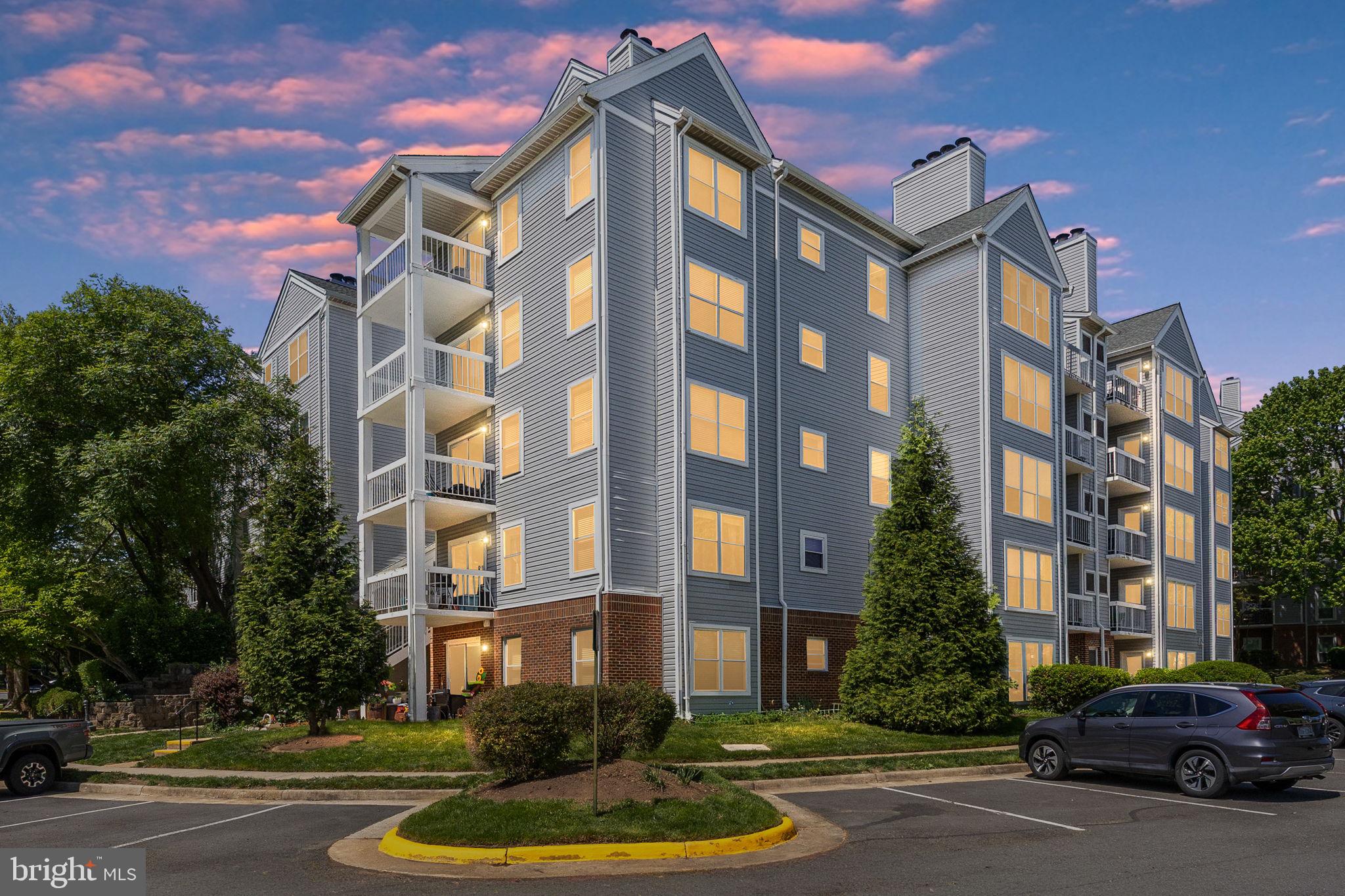 FOUR WINDS AT OAKTON - Residential