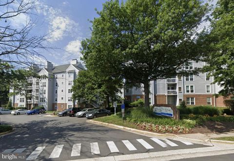 Photo of 10248 Appalachian Circle #1-A2, OAKTON, VA 22124 (MLS # VAFX2302944)