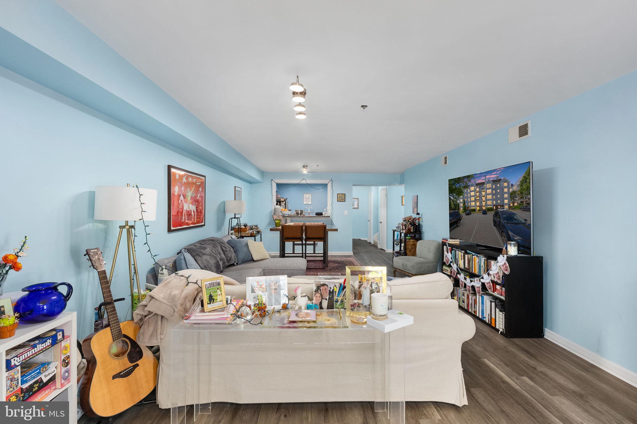 FOUR WINDS AT OAKTON - Residential