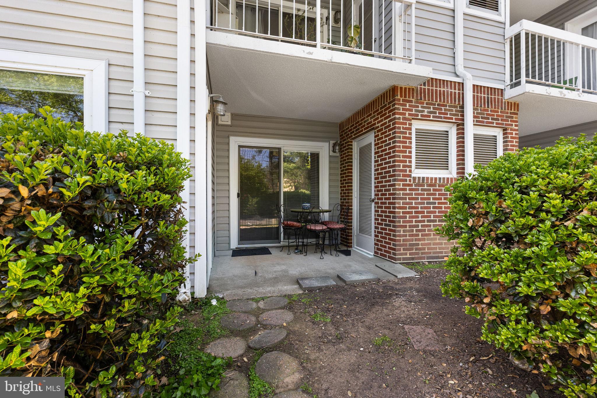 FOUR WINDS AT OAKTON - Residential