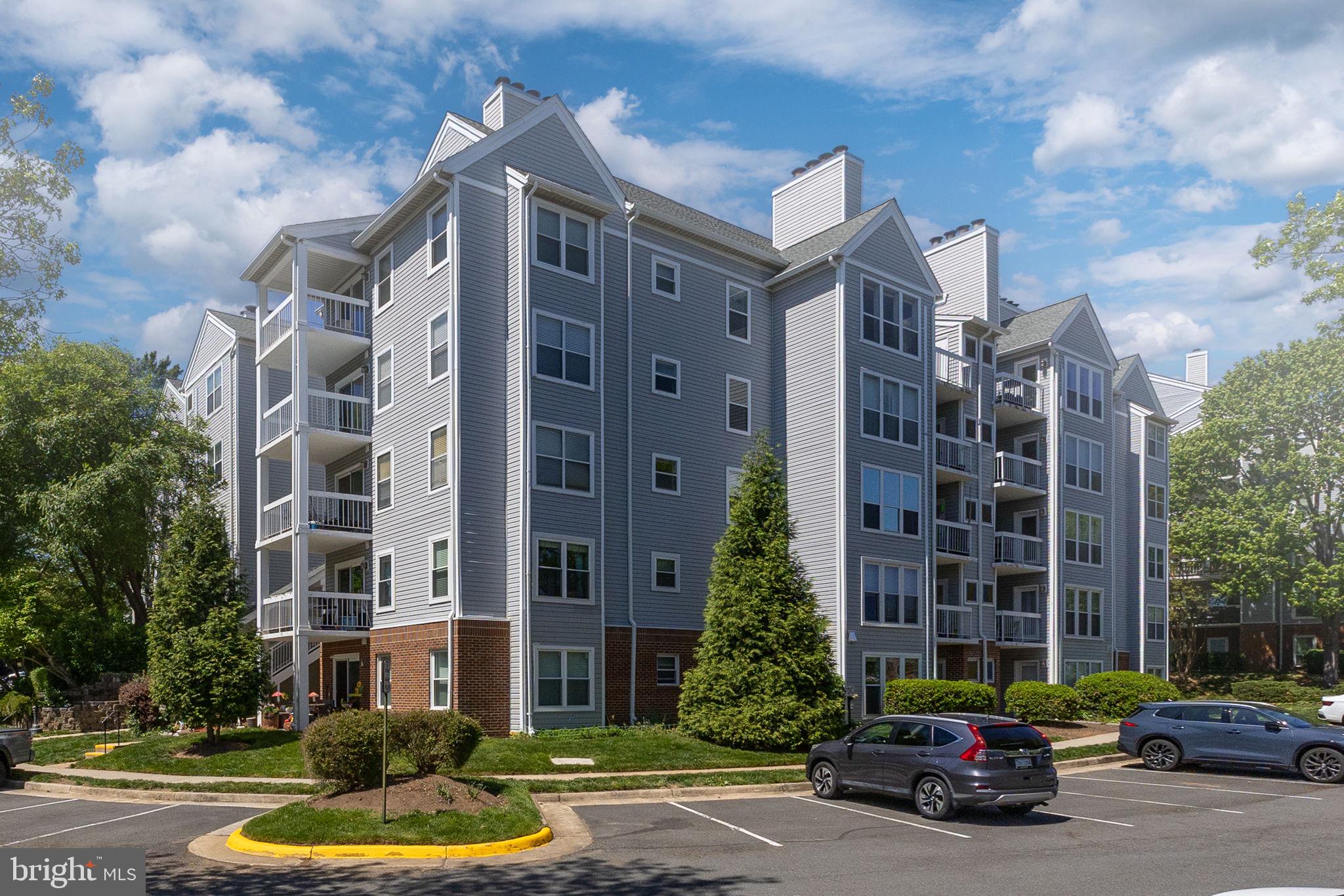 FOUR WINDS AT OAKTON - Residential