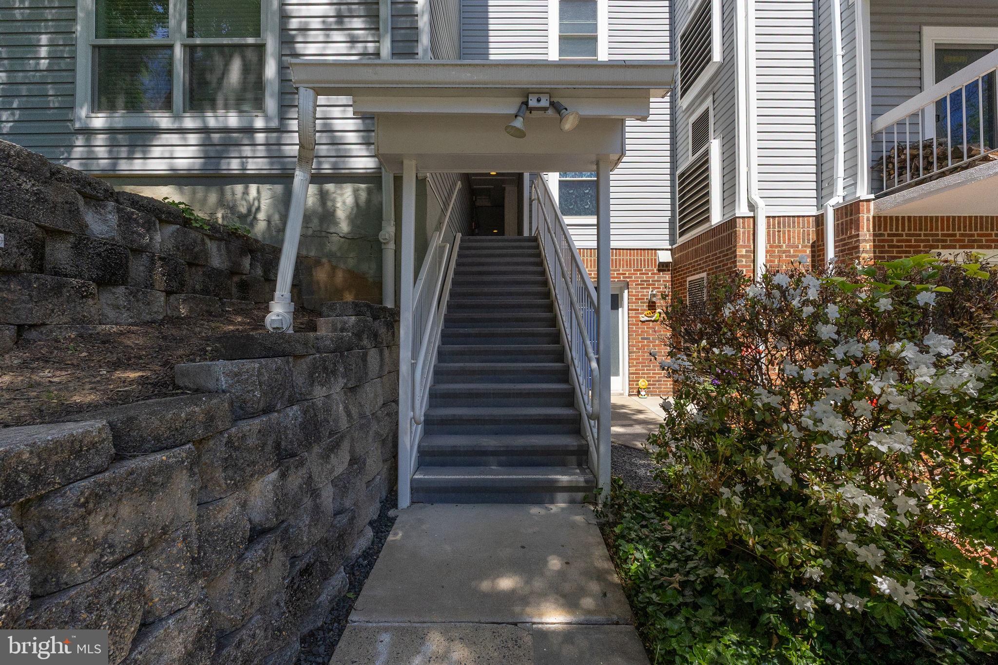 FOUR WINDS AT OAKTON - Residential