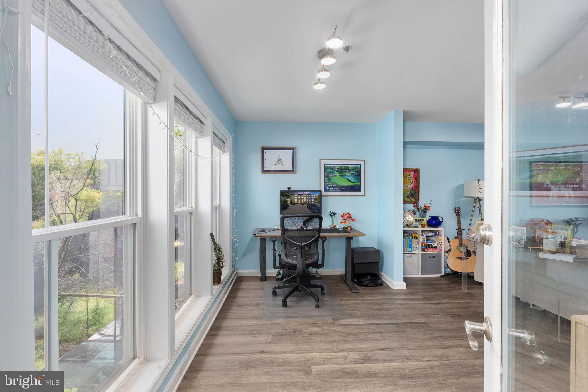 FOUR WINDS AT OAKTON - Residential