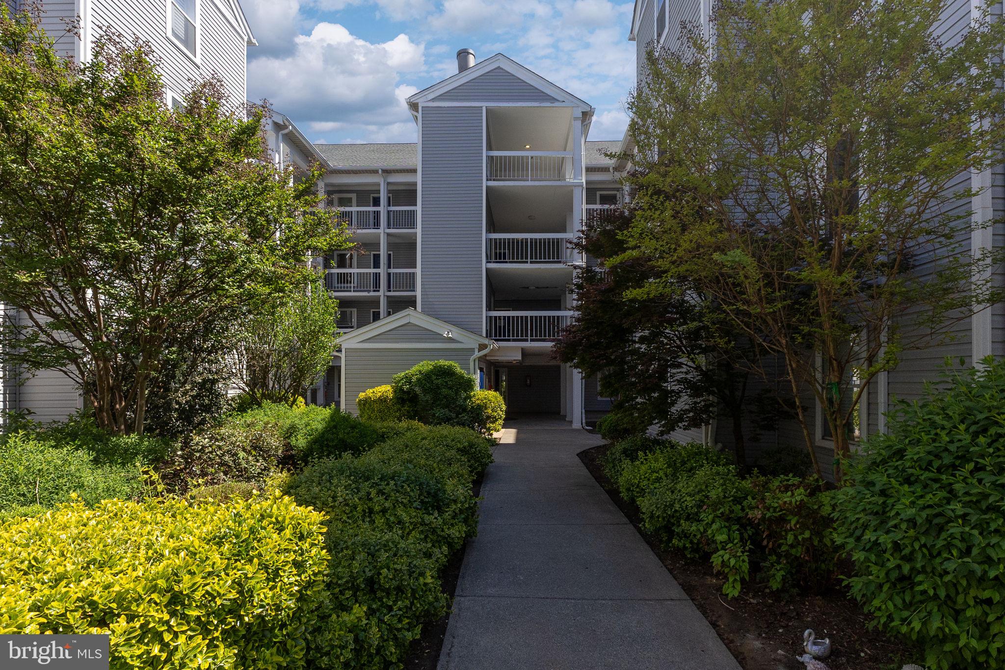 FOUR WINDS AT OAKTON - Residential