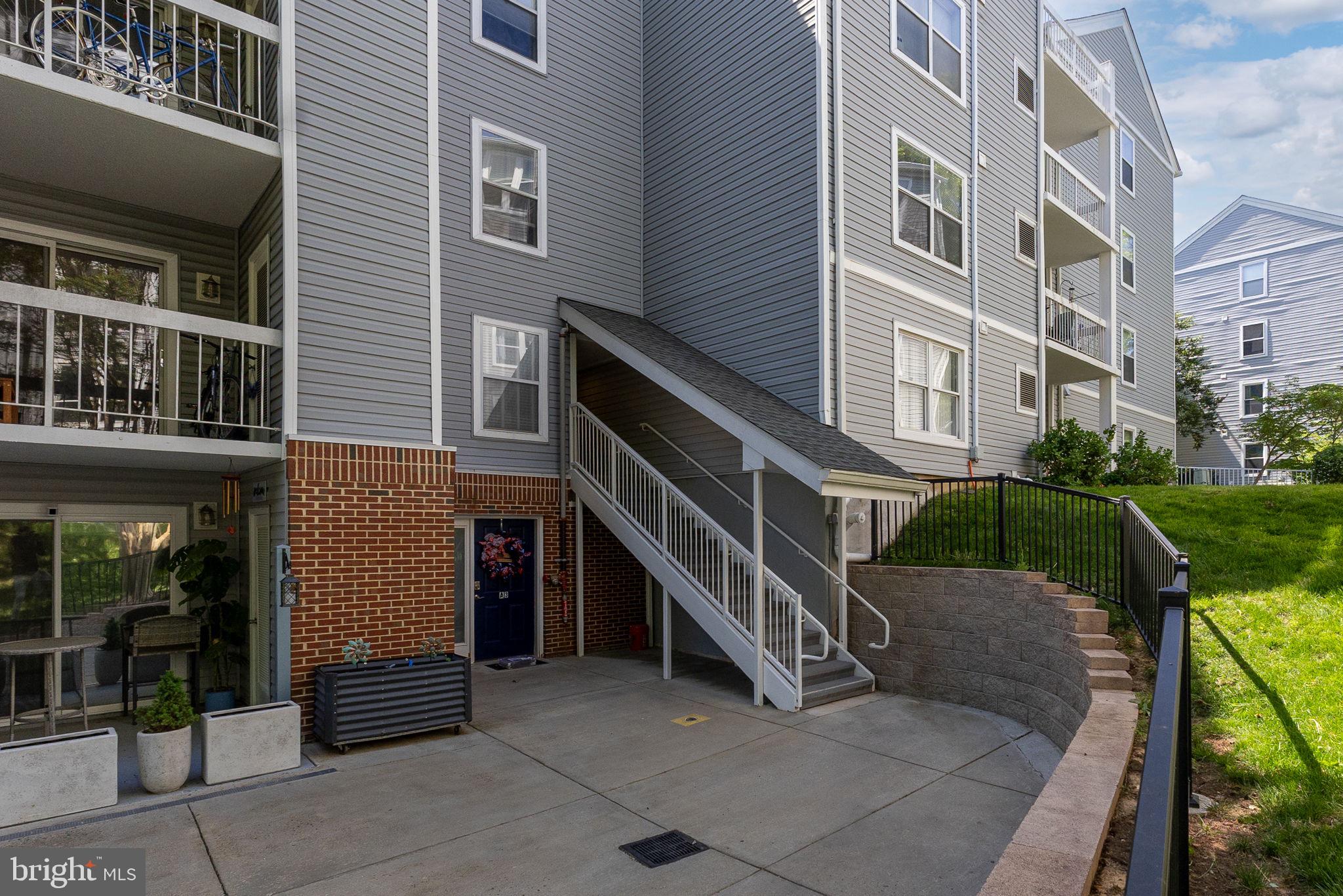 FOUR WINDS AT OAKTON - Residential