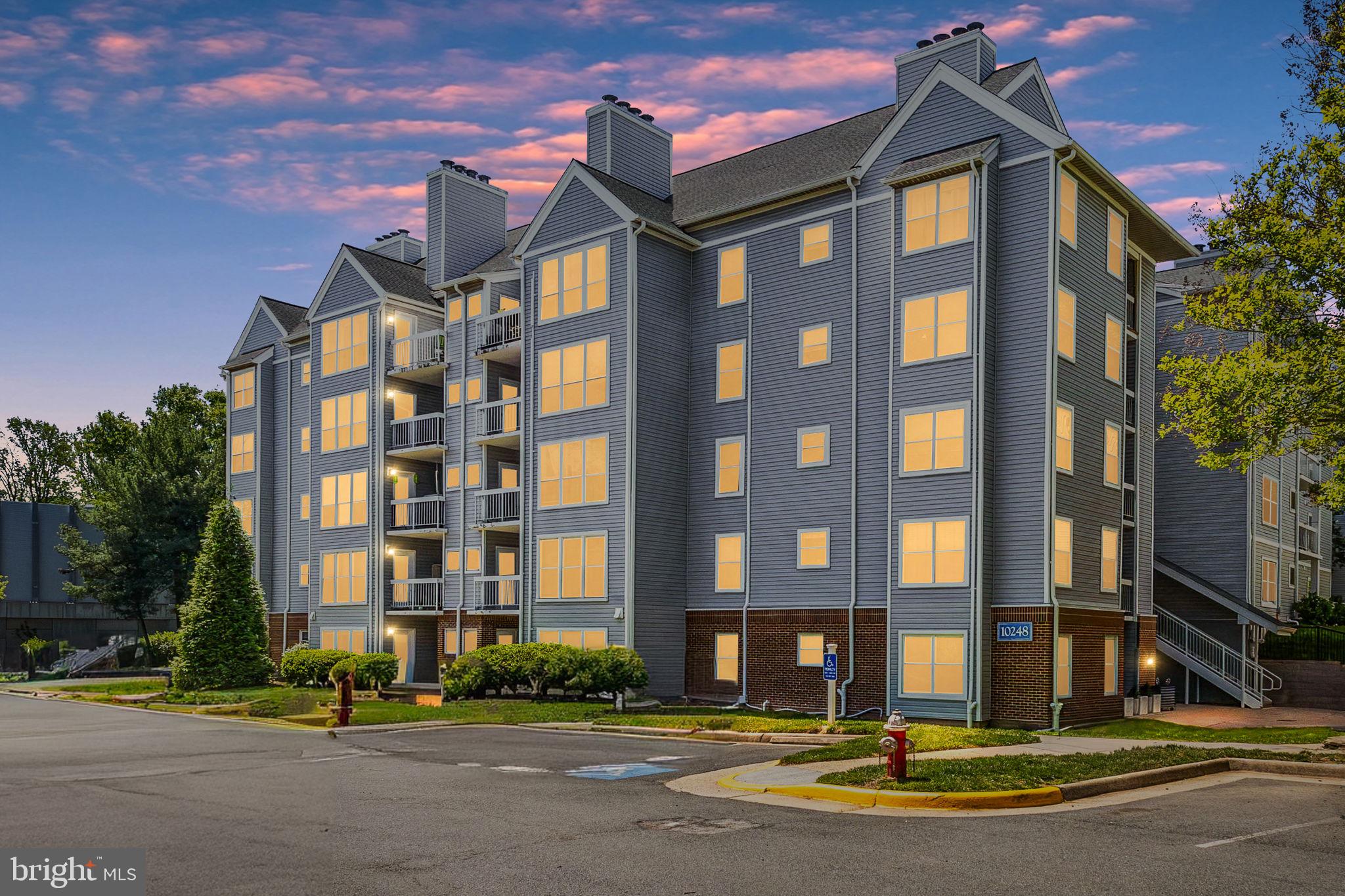 FOUR WINDS AT OAKTON - Residential