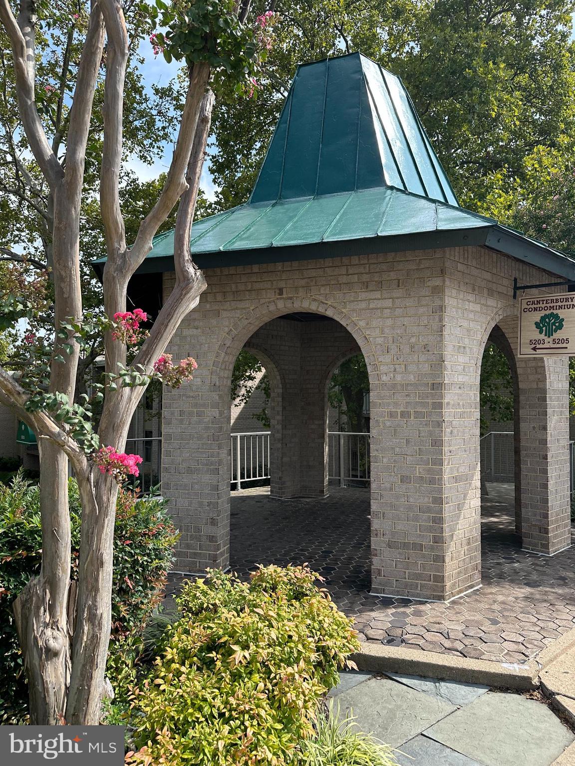 CANTERBURY SQUARE - Residential Lease