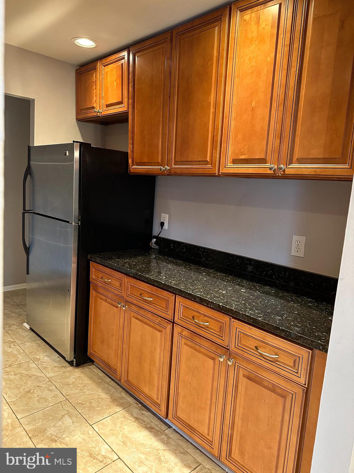 CANTERBURY SQUARE - Residential Lease