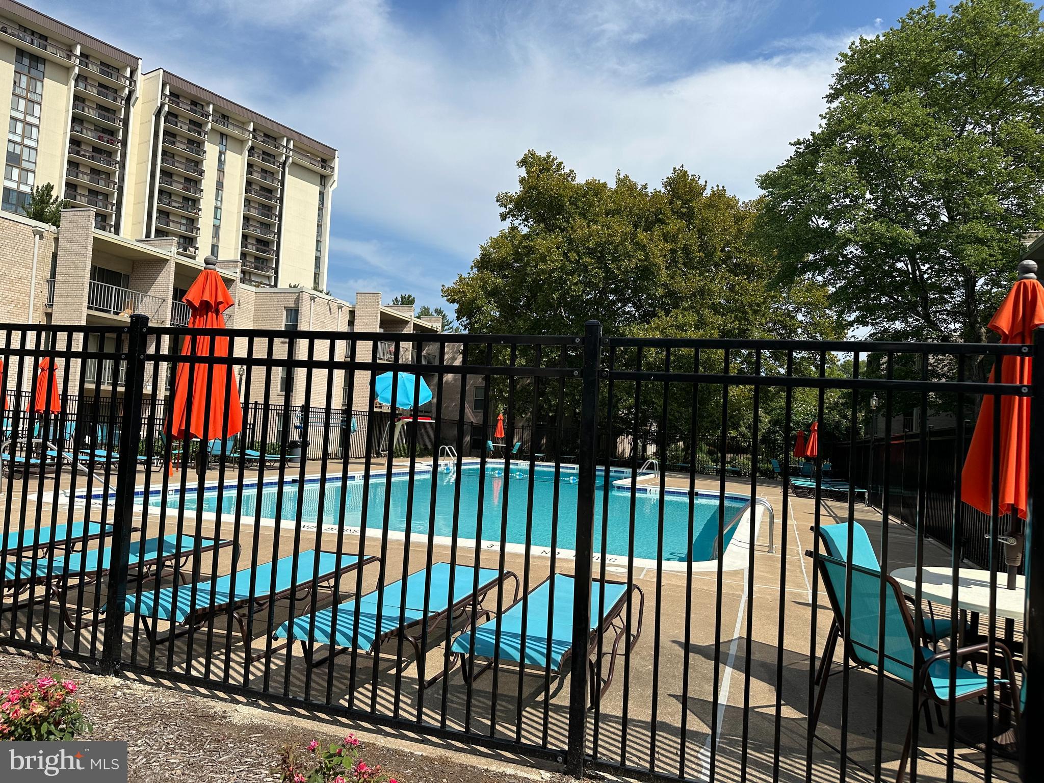 CANTERBURY SQUARE - Residential Lease