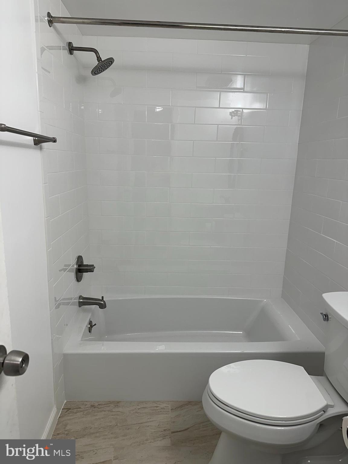 CANTERBURY SQUARE - Residential Lease