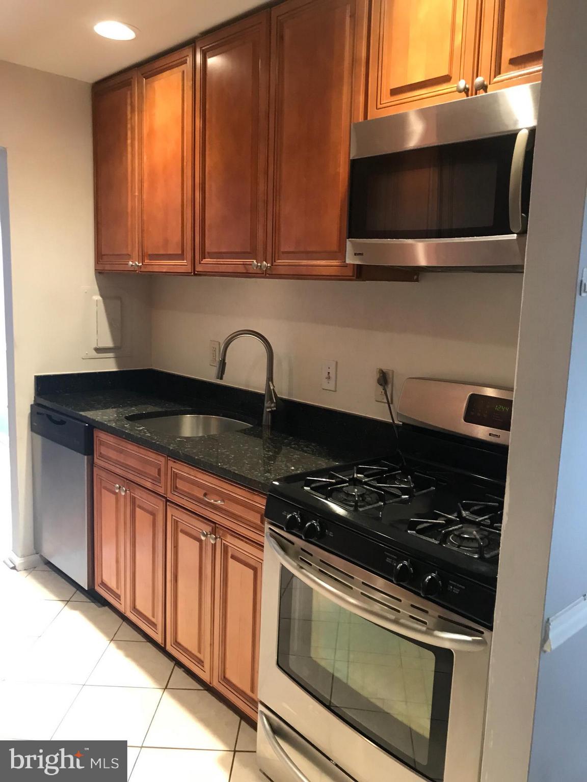 CANTERBURY SQUARE - Residential Lease