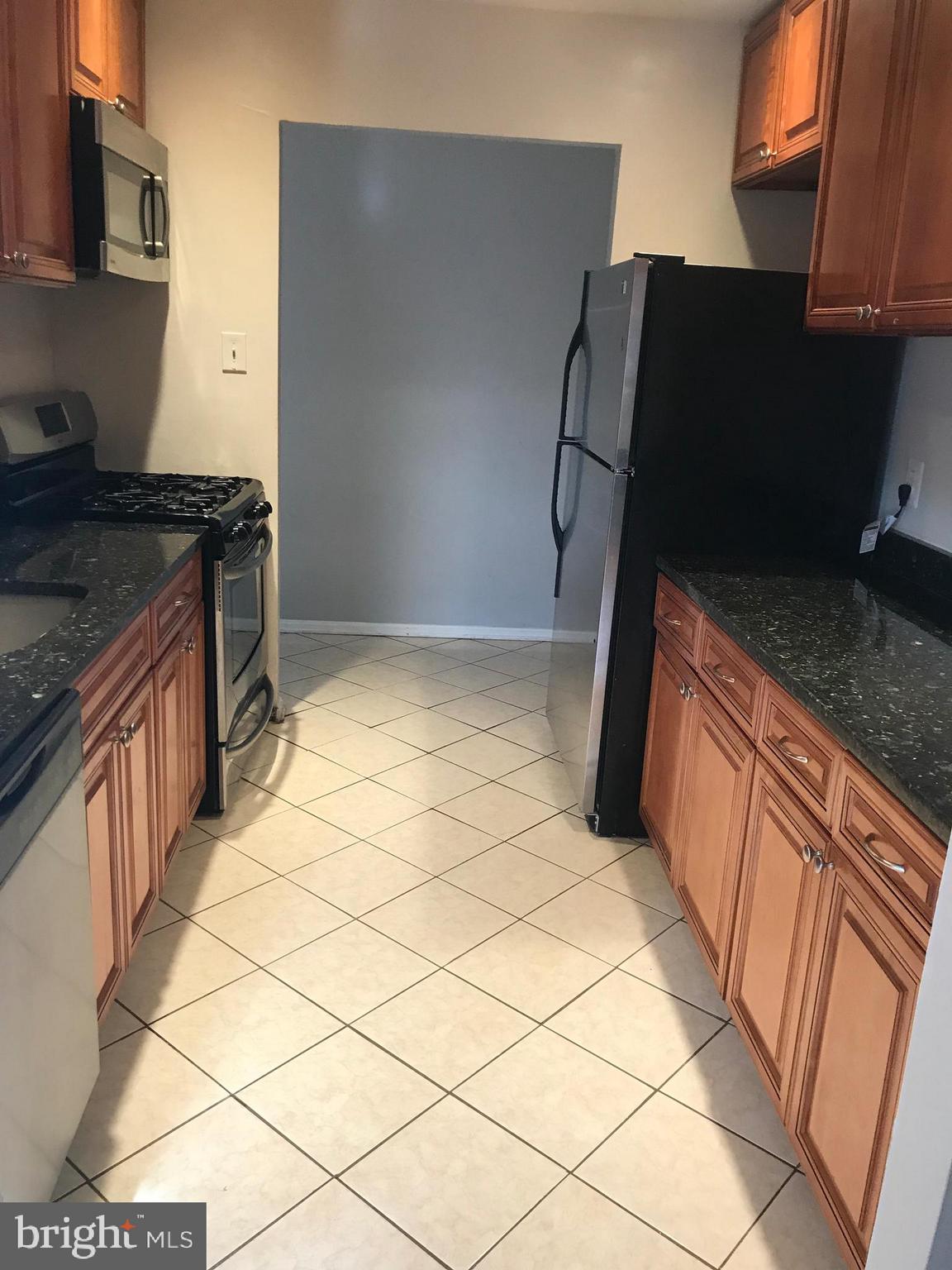 CANTERBURY SQUARE - Residential Lease