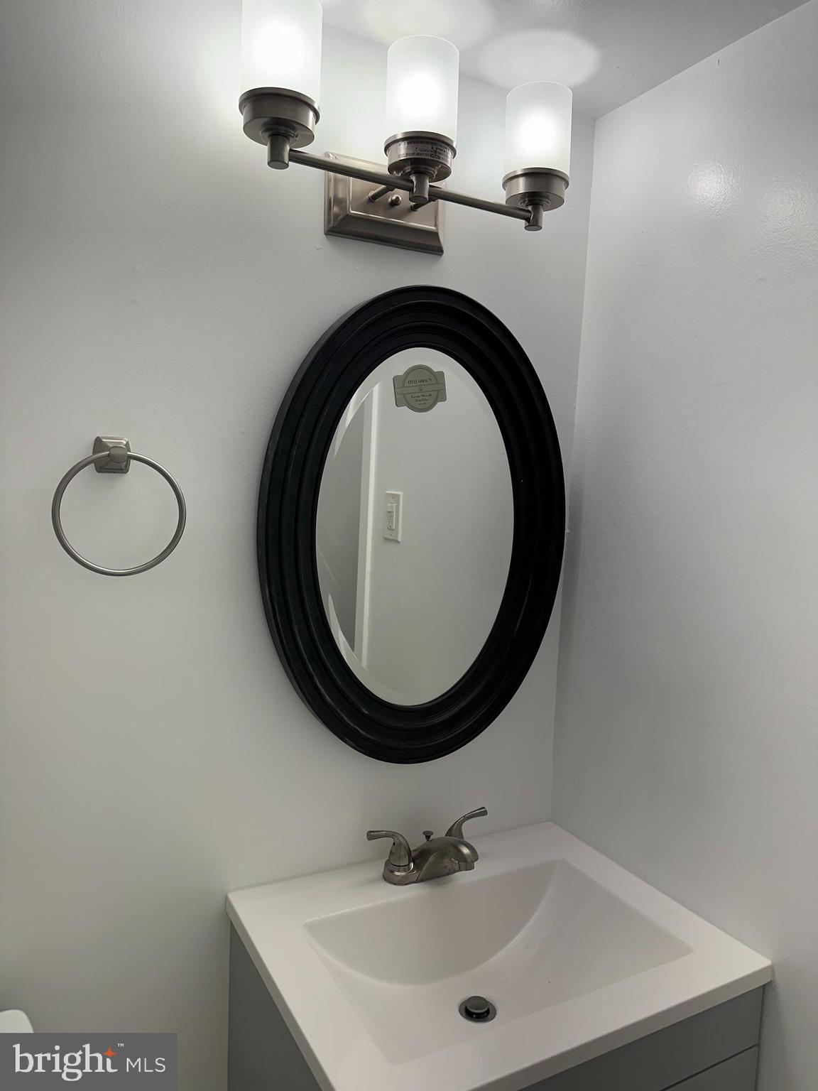 CANTERBURY SQUARE - Residential Lease