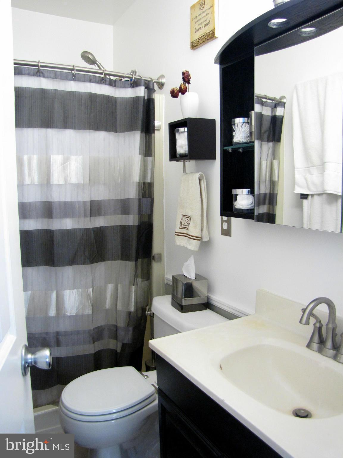 OCCOQUAN OVERLOOK - Residential Lease