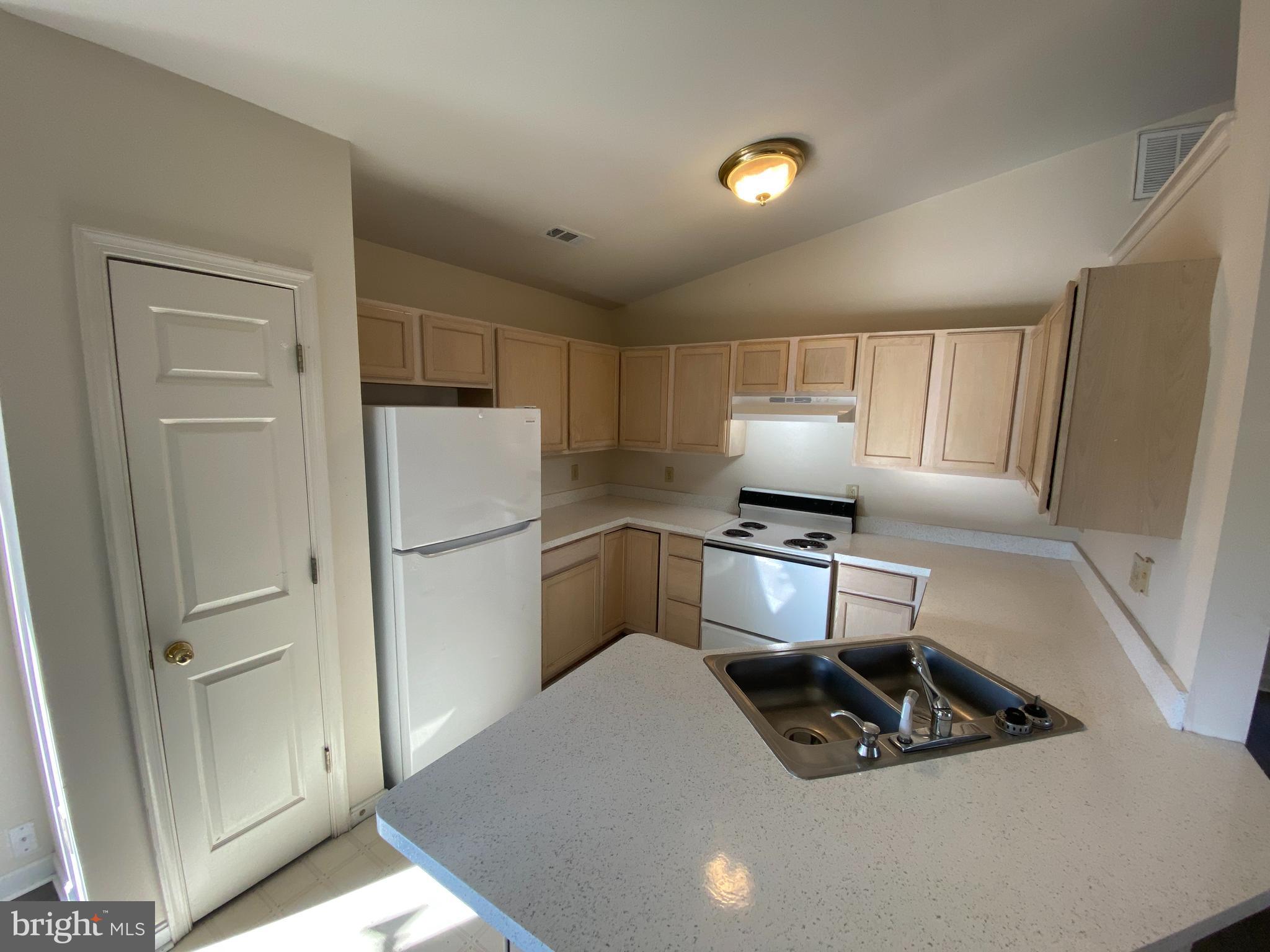 WILLOW OAKS - Residential Lease