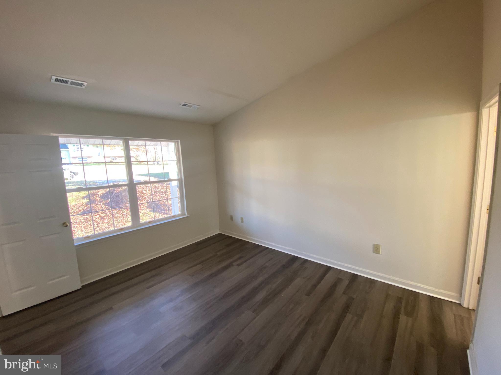 WILLOW OAKS - Residential Lease