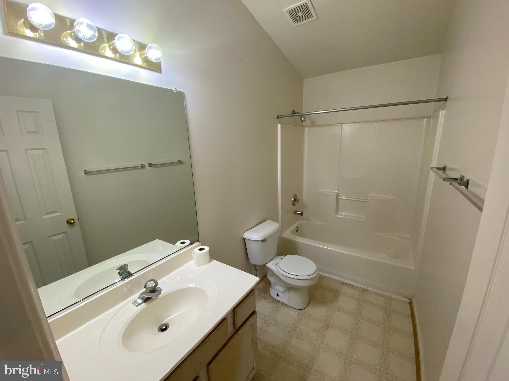 WILLOW OAKS - Residential Lease