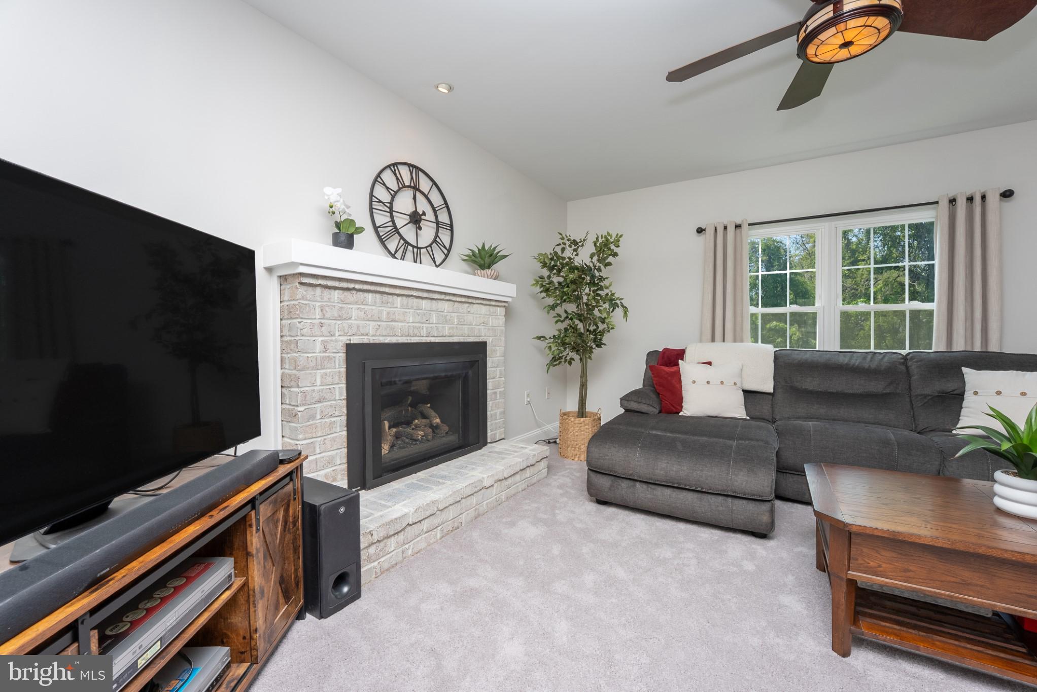 HUNTERS CROSSING - Residential