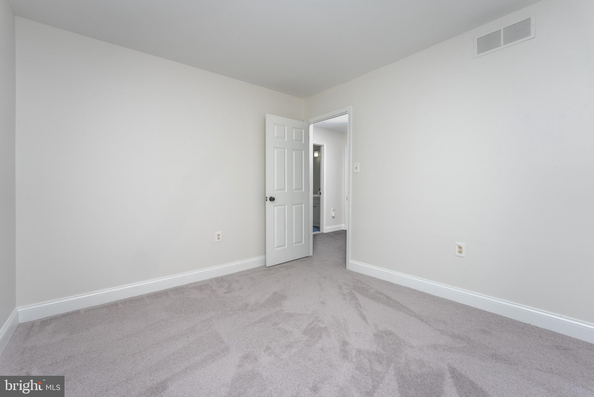 HUNTERS CROSSING - Residential