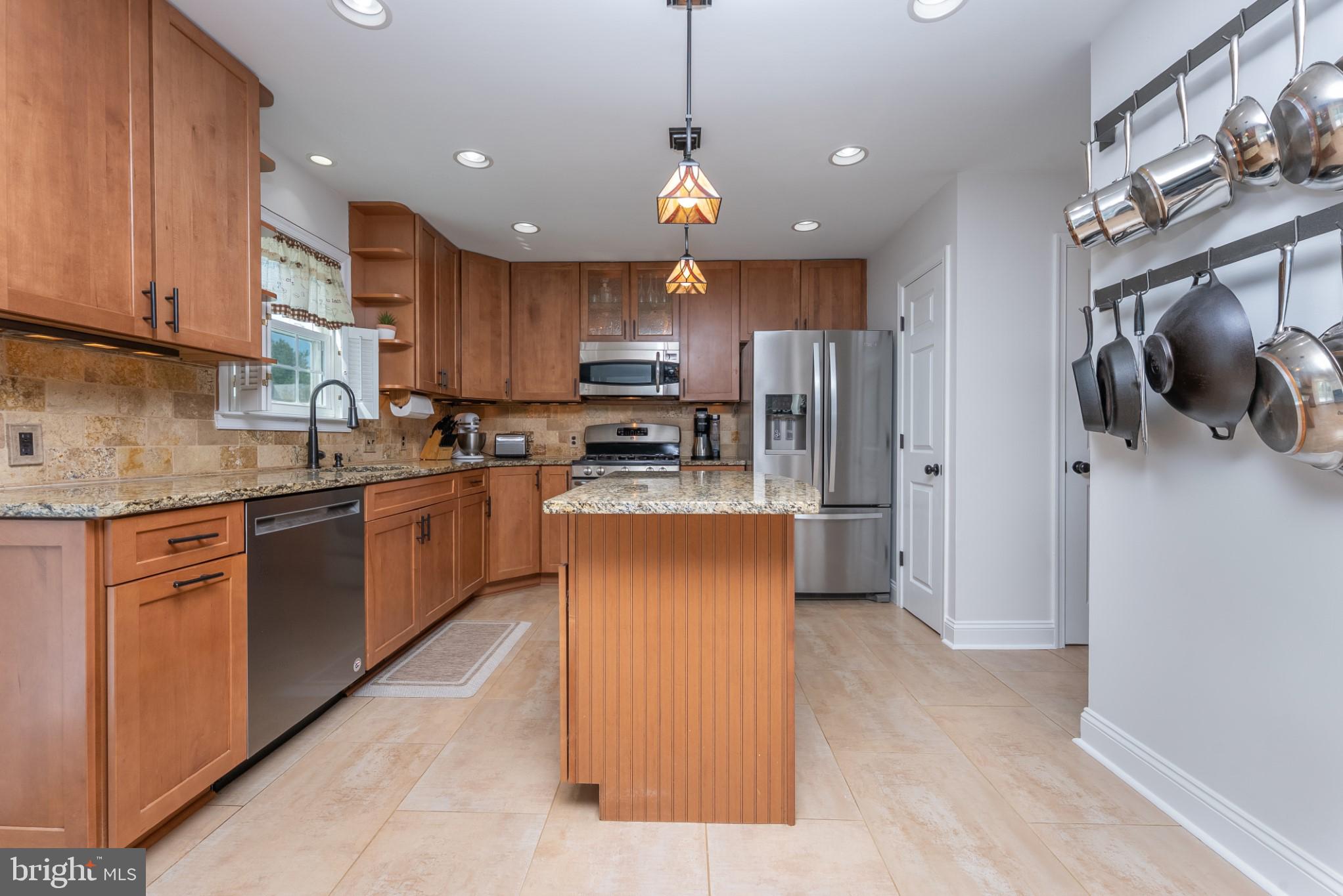 HUNTERS CROSSING - Residential