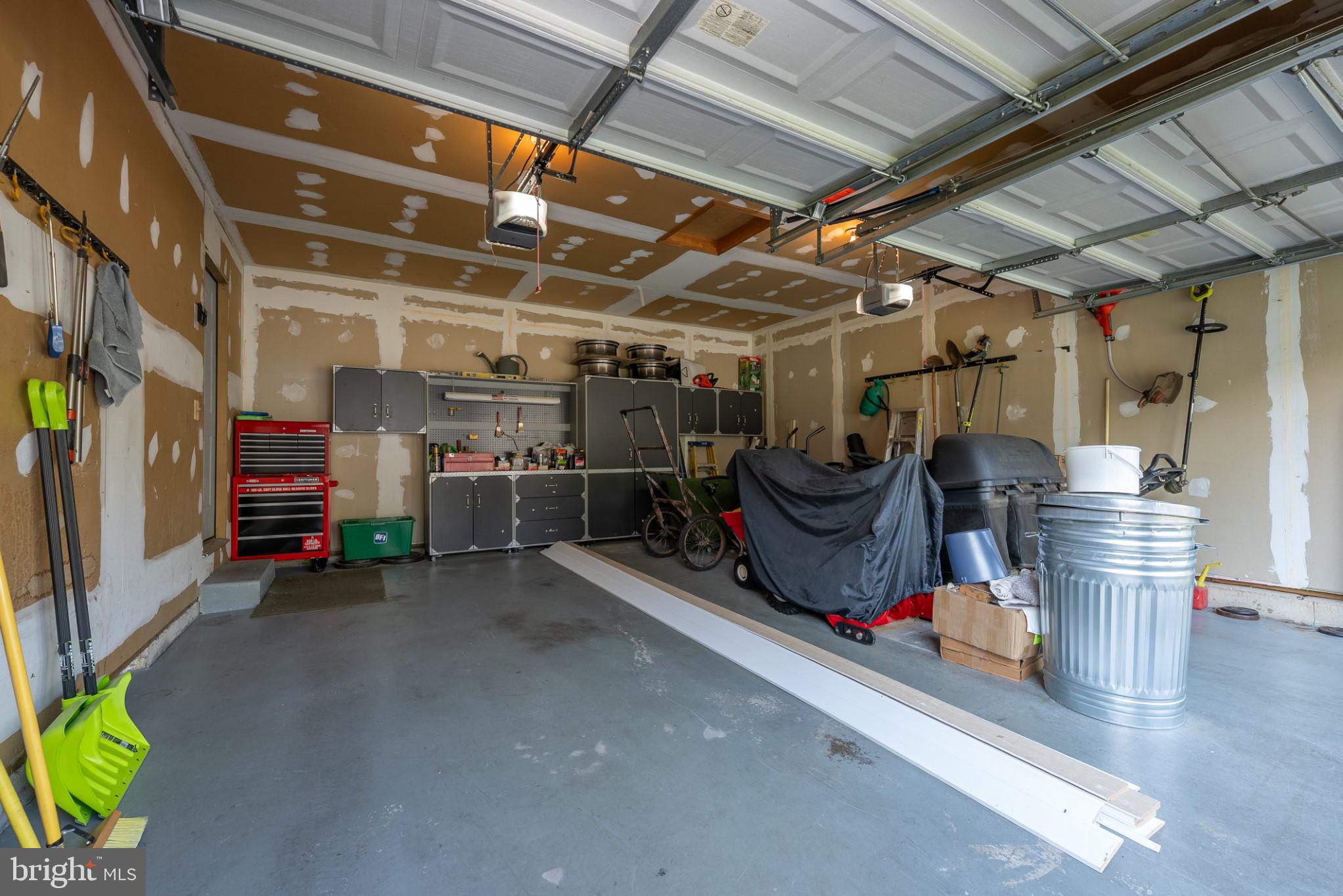 HUNTERS CROSSING - Residential