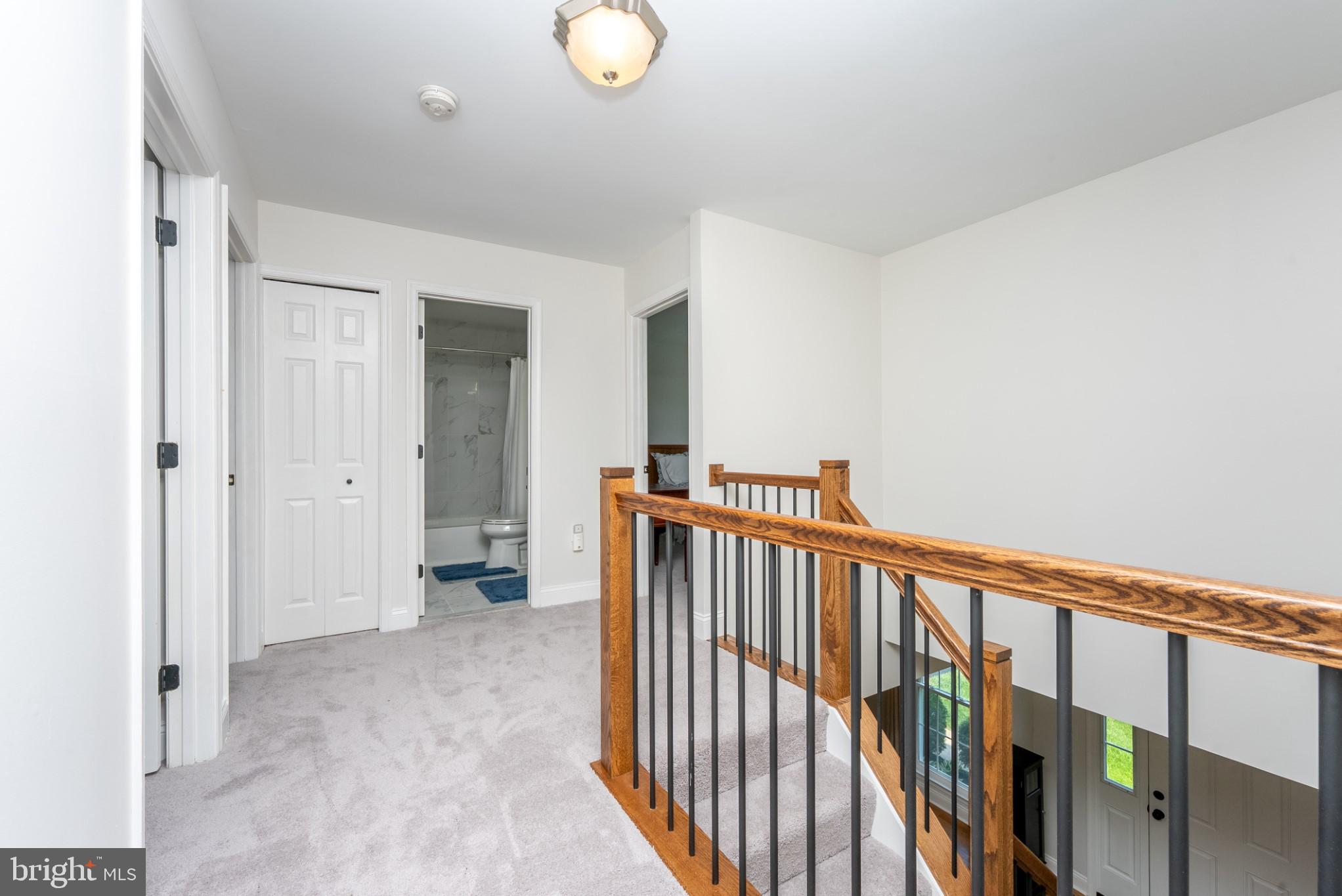 HUNTERS CROSSING - Residential